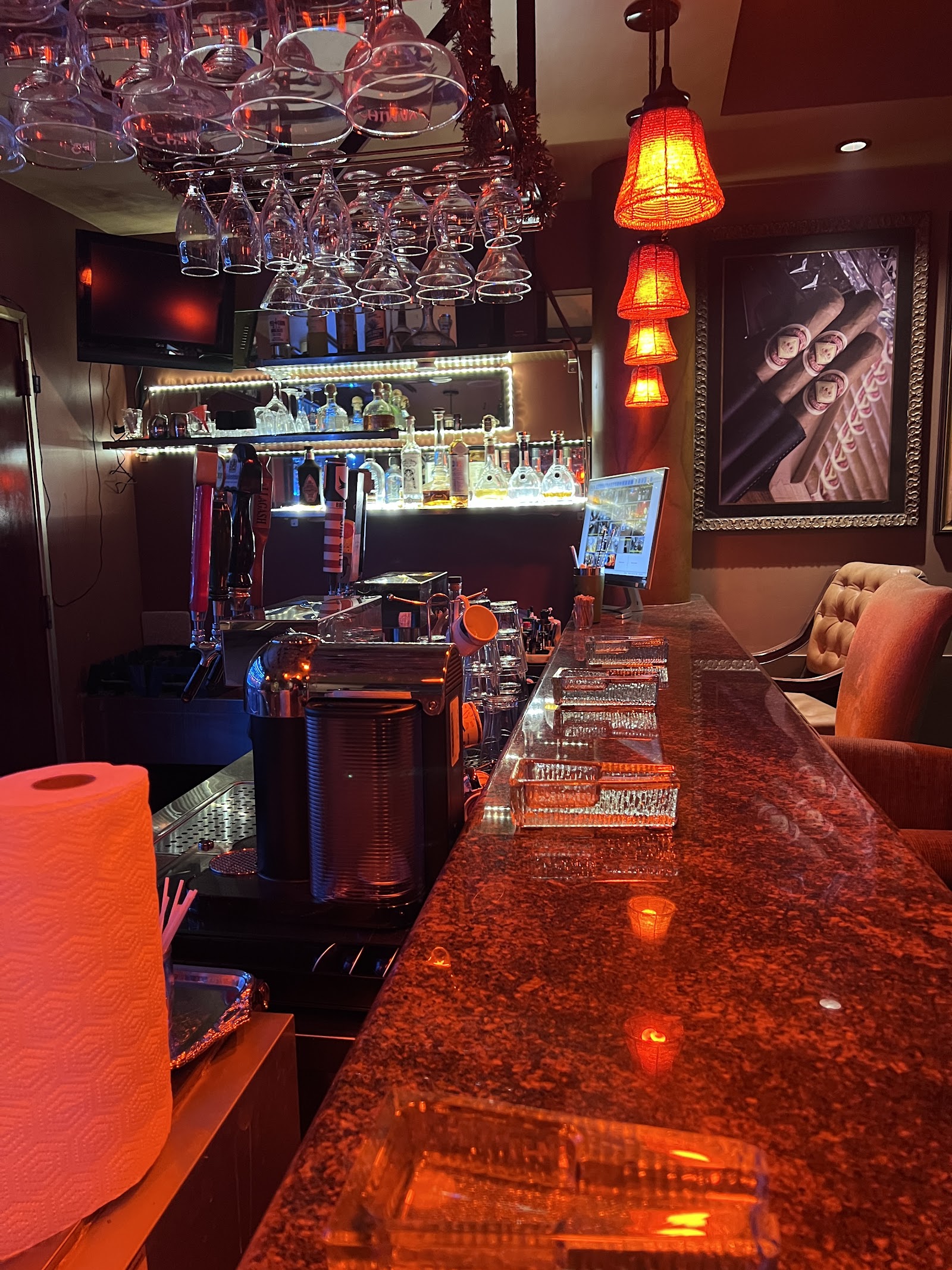 Club Aficionado Cigar Bar photo 4