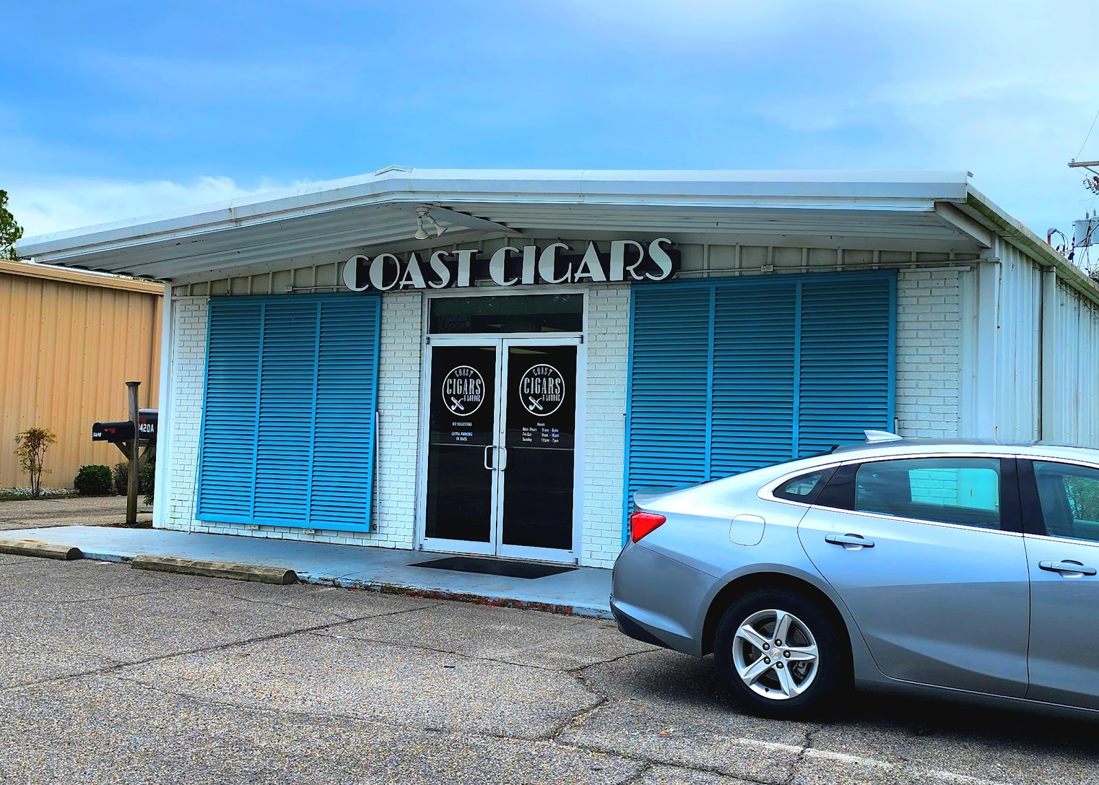 Coast Cigars and Lounge photo 9