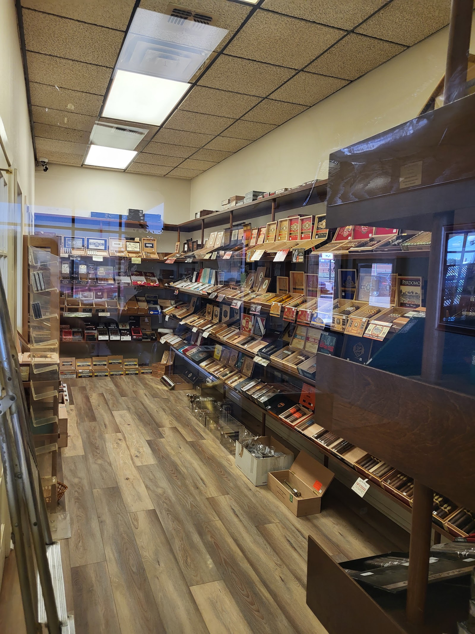 Colonel's Pipe Shop photo 3