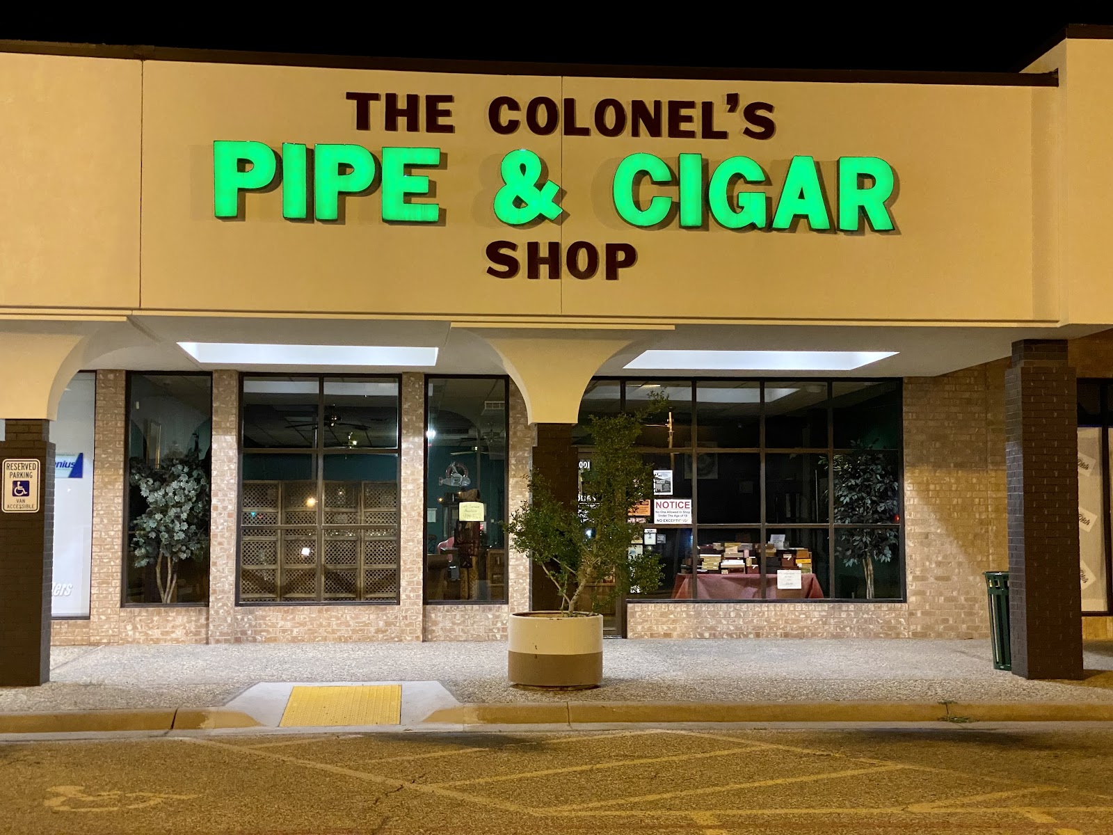 Colonel's Pipe Shop photo 4