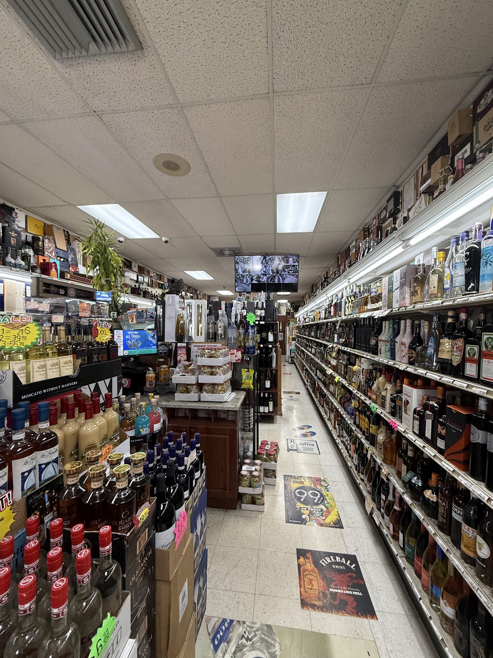 Coquis Liquors photo 2