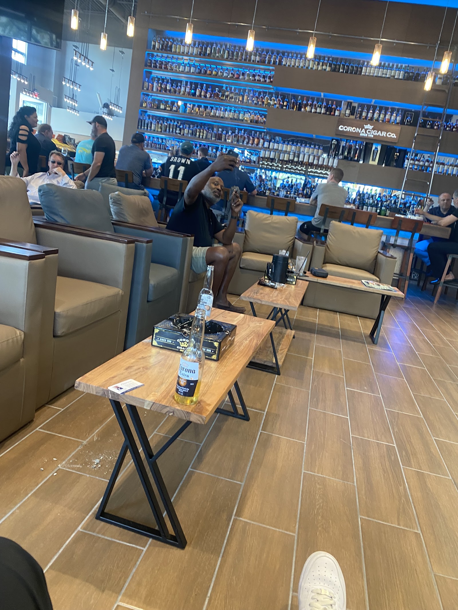 Corona Cigar Company & El Septimo VIP Lounge photo 8