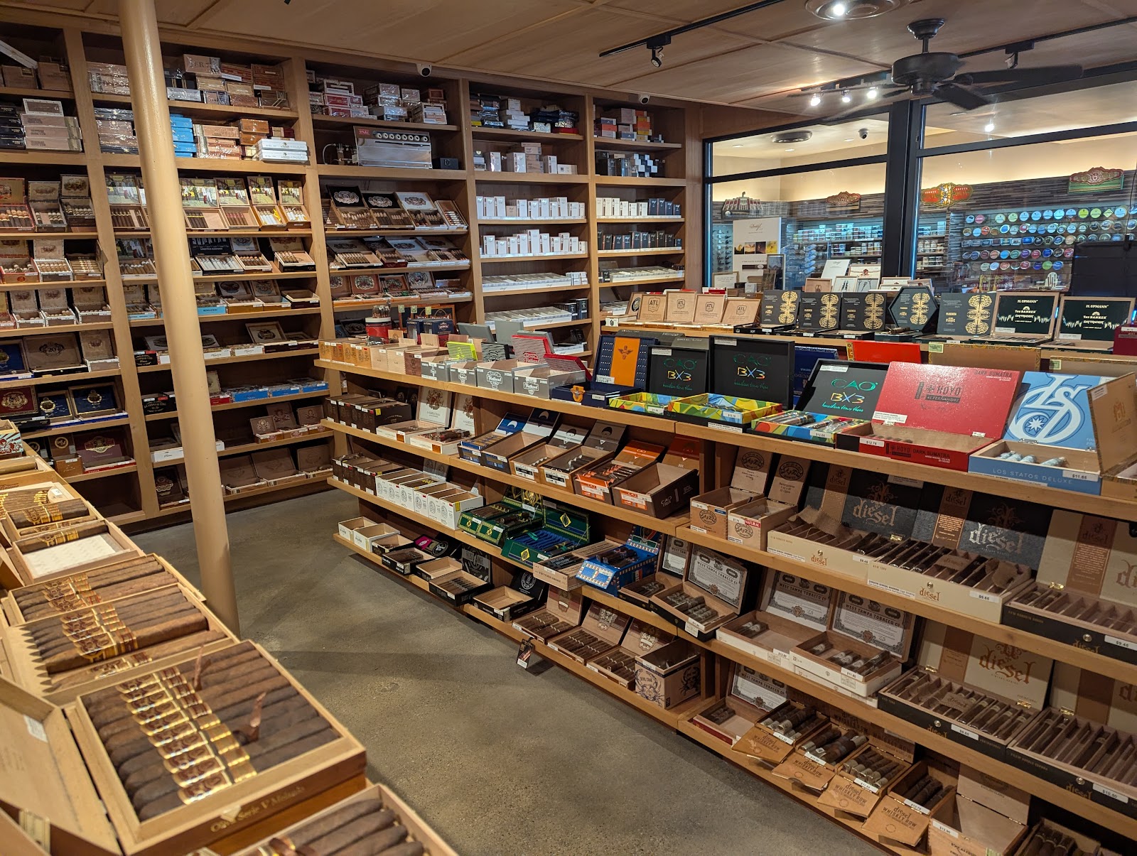 Cousin's Cigar Co. - Akron, OH photo 2