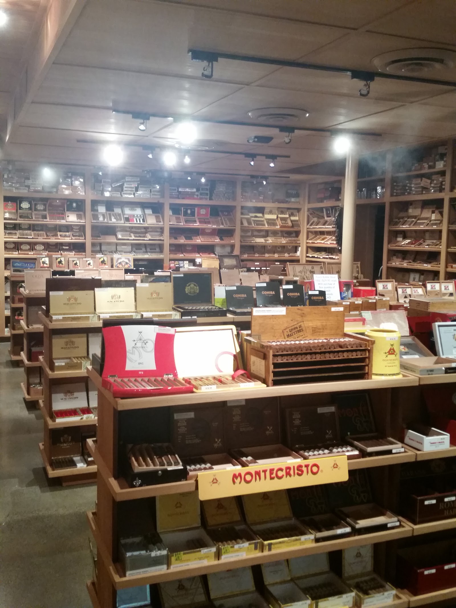 Cousin's Cigar Co. - Akron, OH photo 7
