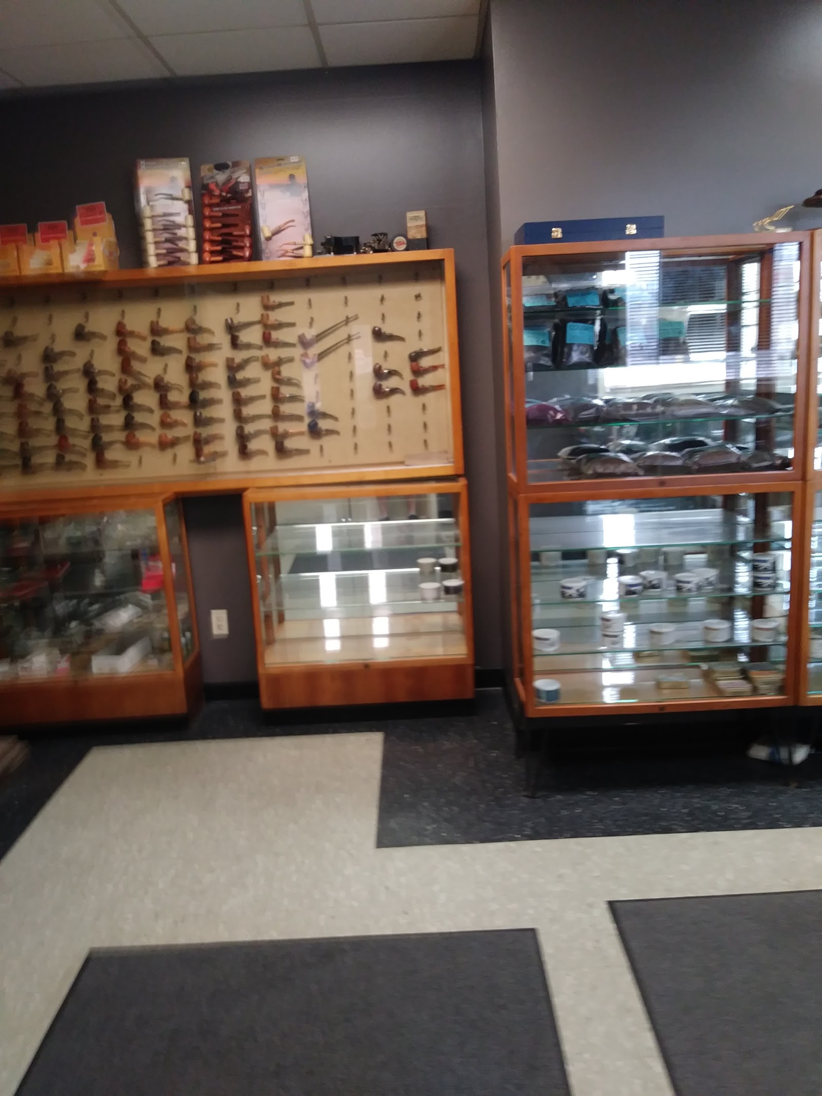 Cousin's Cigar Co. - Cleveland/Downtown photo 8