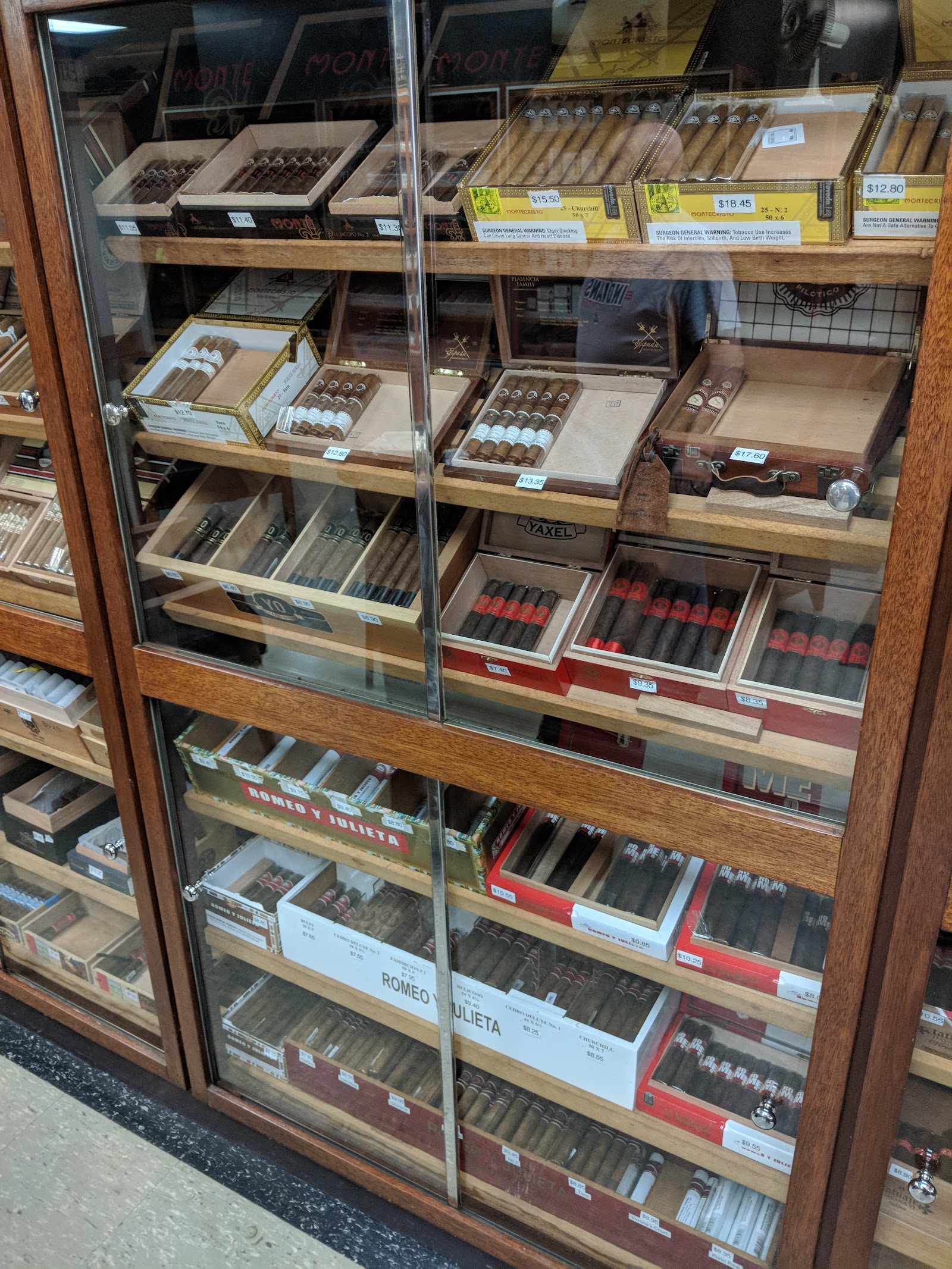 Cousin's Cigar Co. - Cleveland/Downtown photo 10