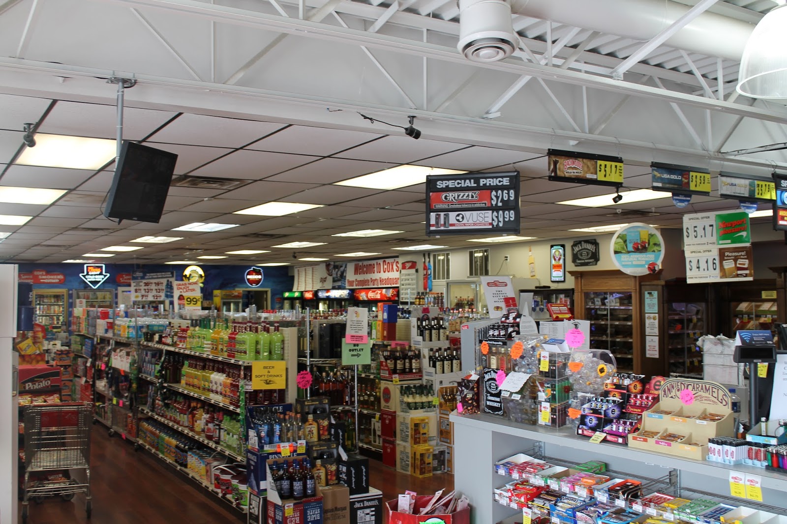 Cox's Smokers Outlet - Okolona photo 8