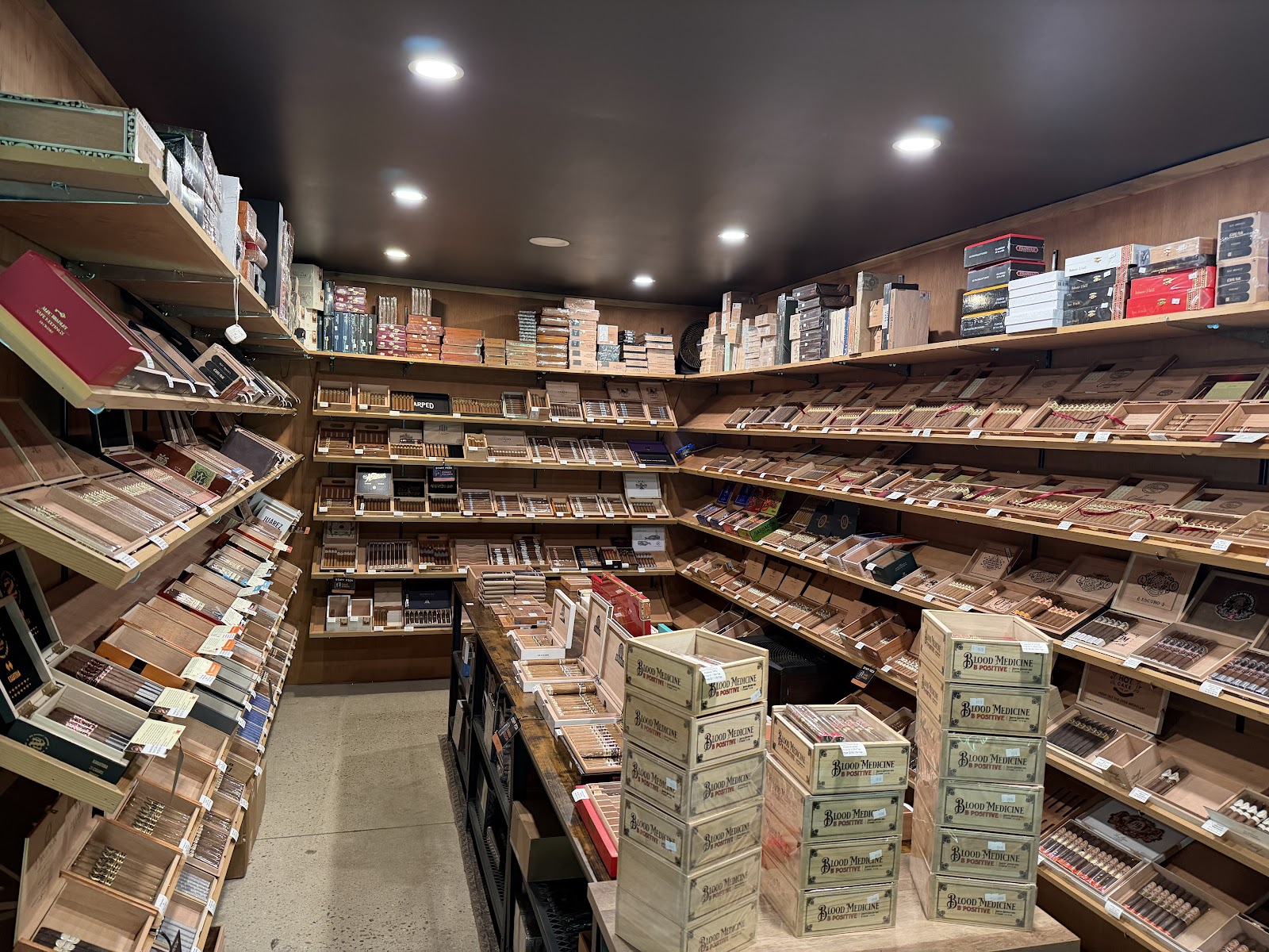 Creekside Cigar Co photo 2