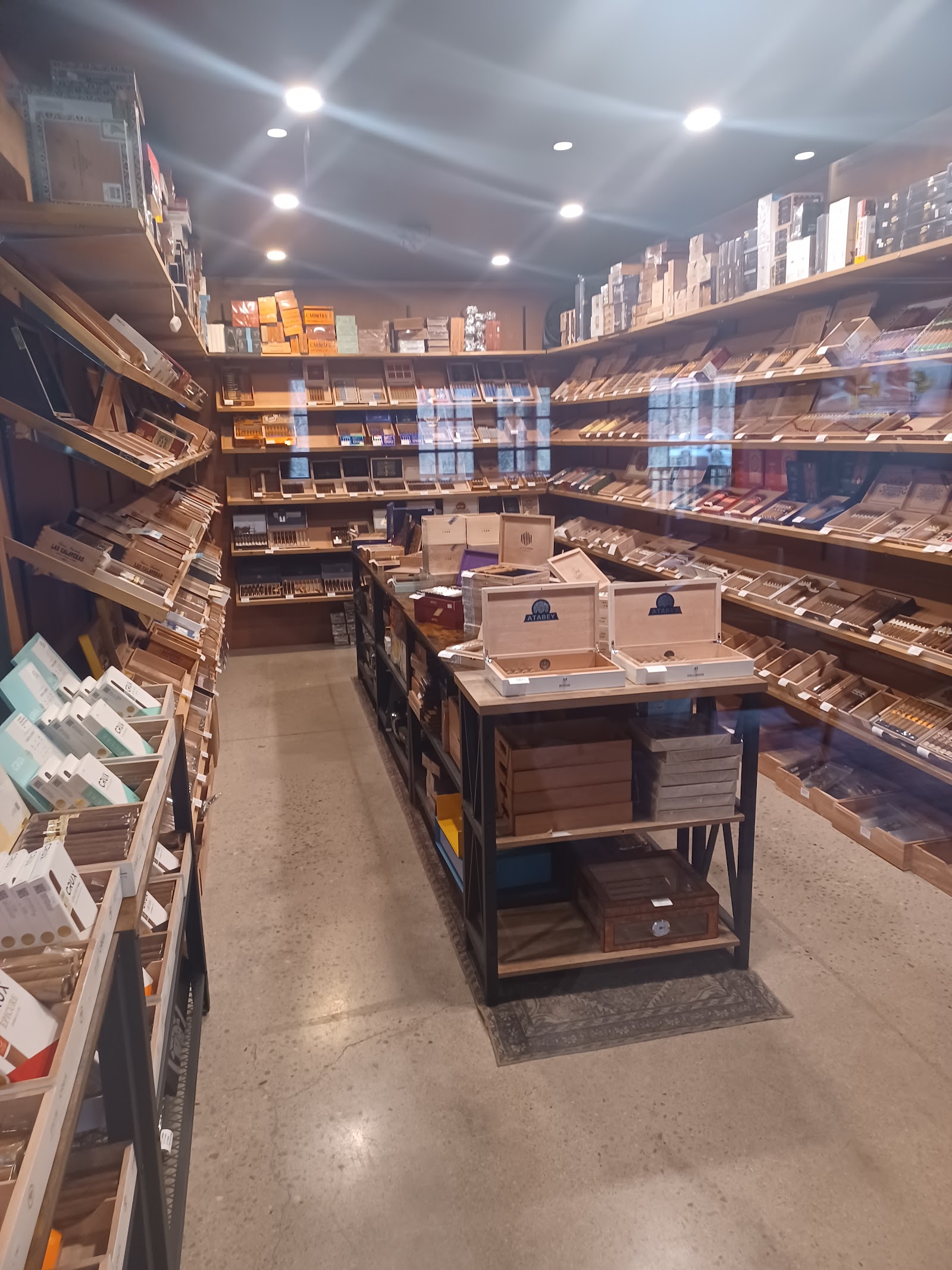 Creekside Cigar Co photo 7