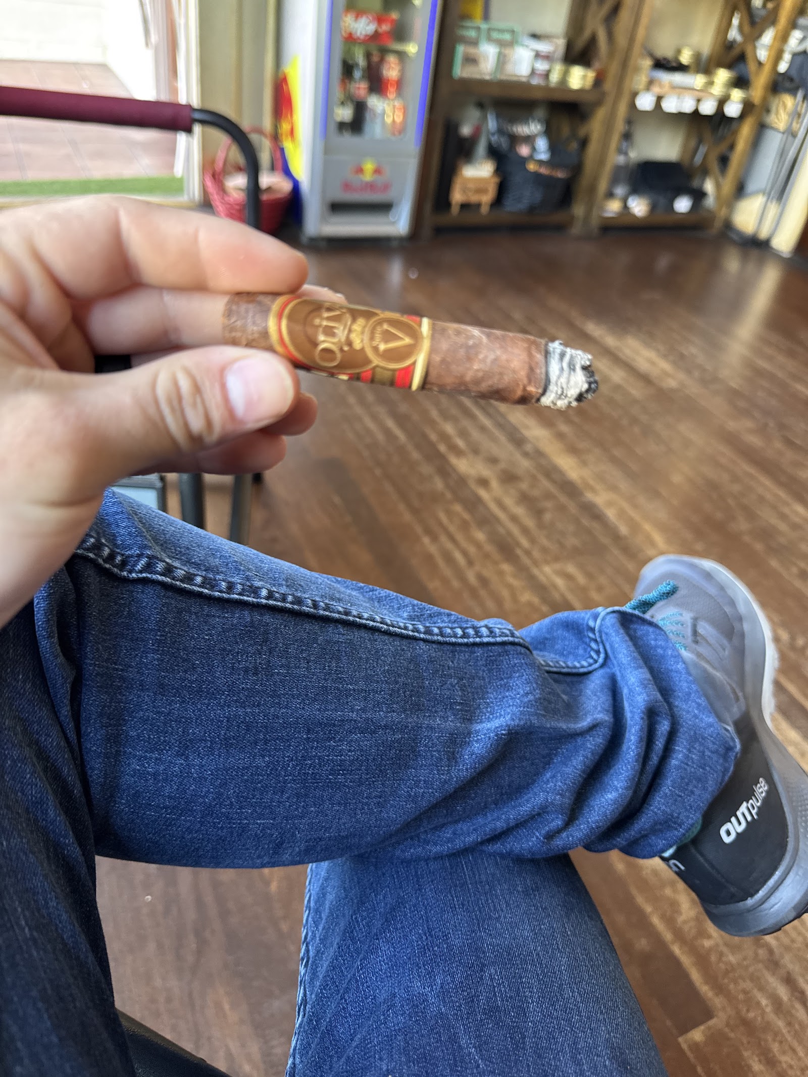 Crown City Cigars photo 3