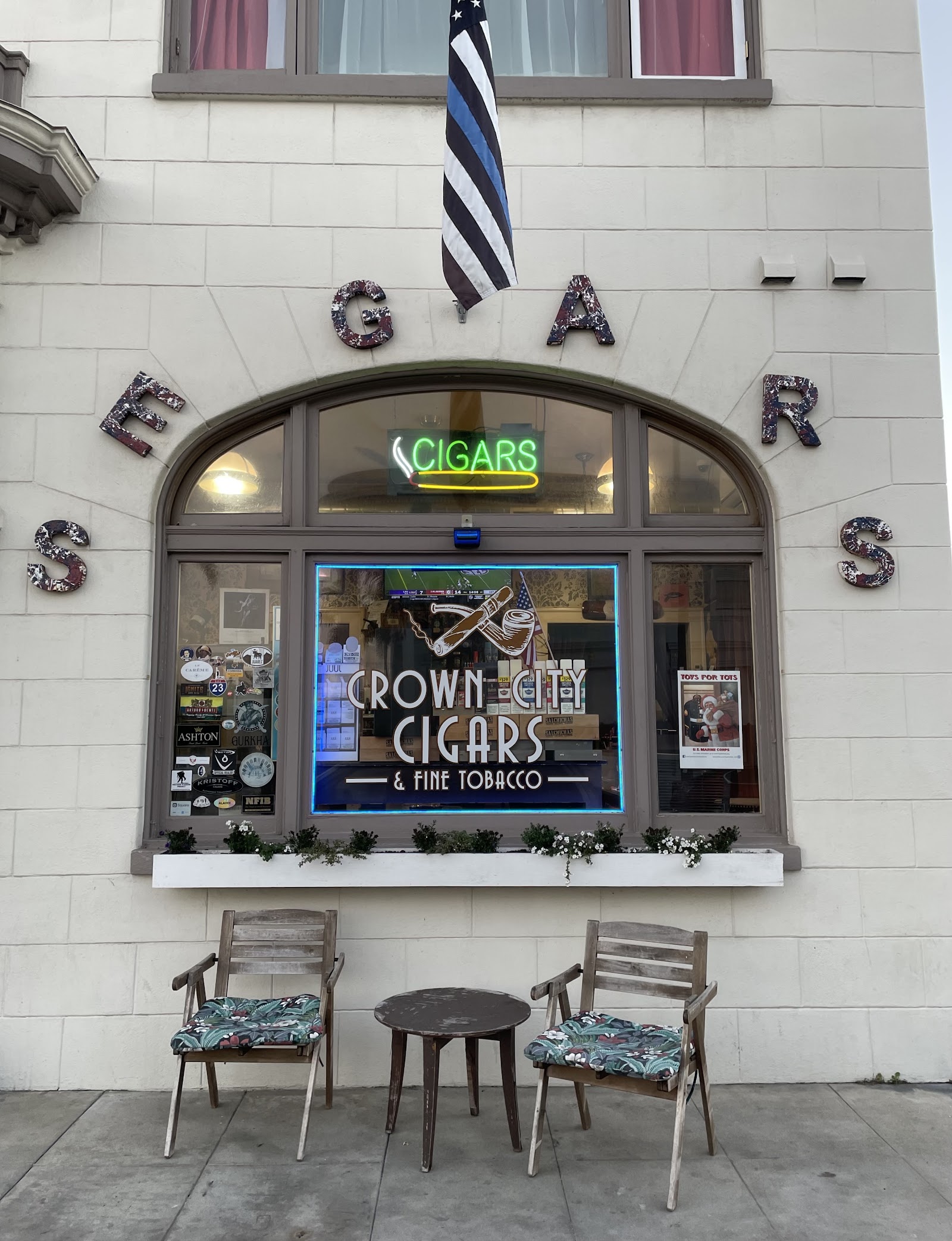 Crown City Cigars photo 10