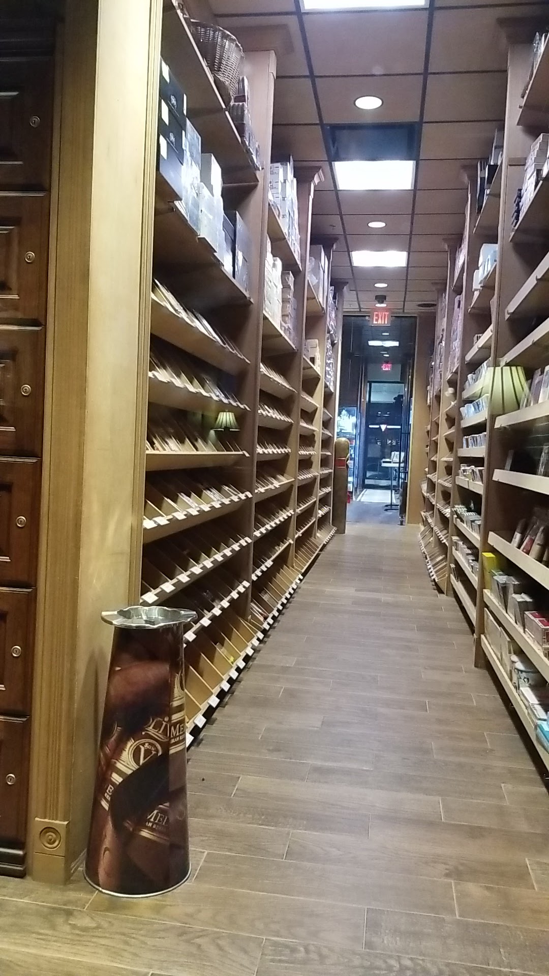 Dad's Cigar Warehouse photo 7