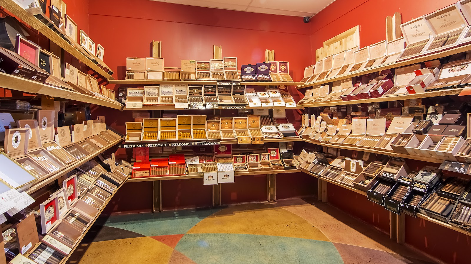 Dave and Sons Cigars and Pipes photo 2
