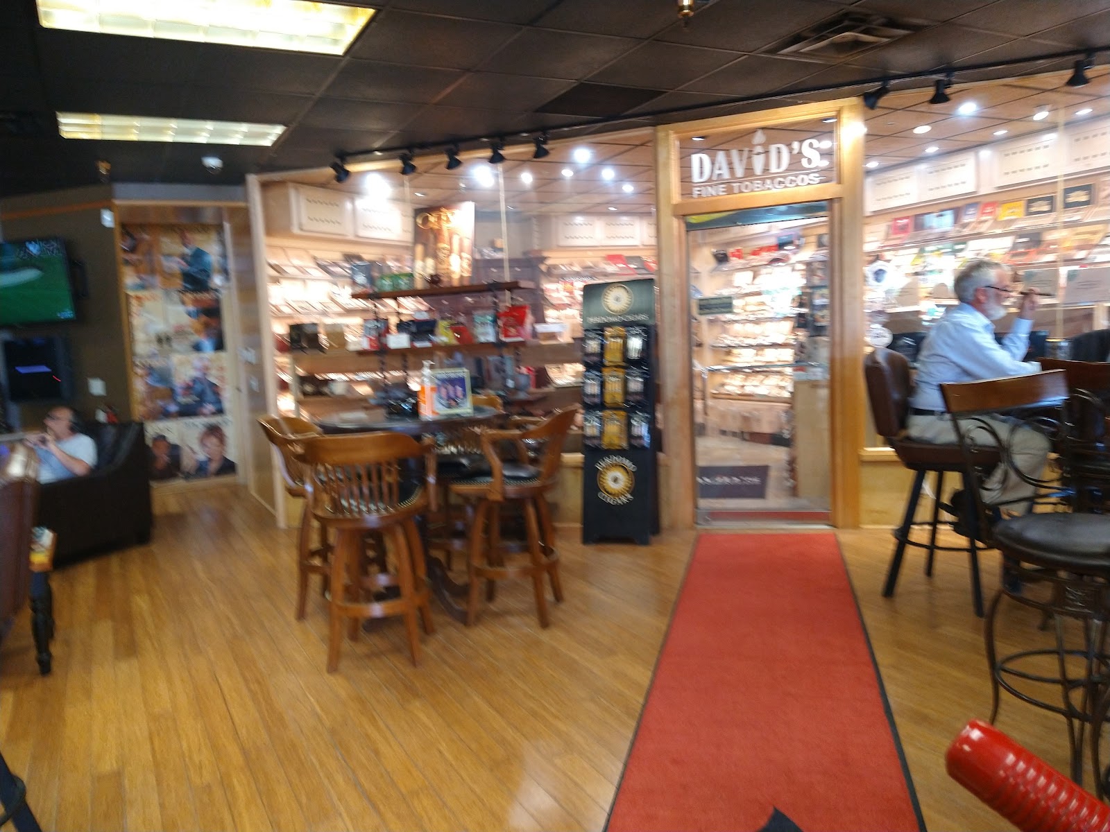 David's Fine Tobaccos photo 8
