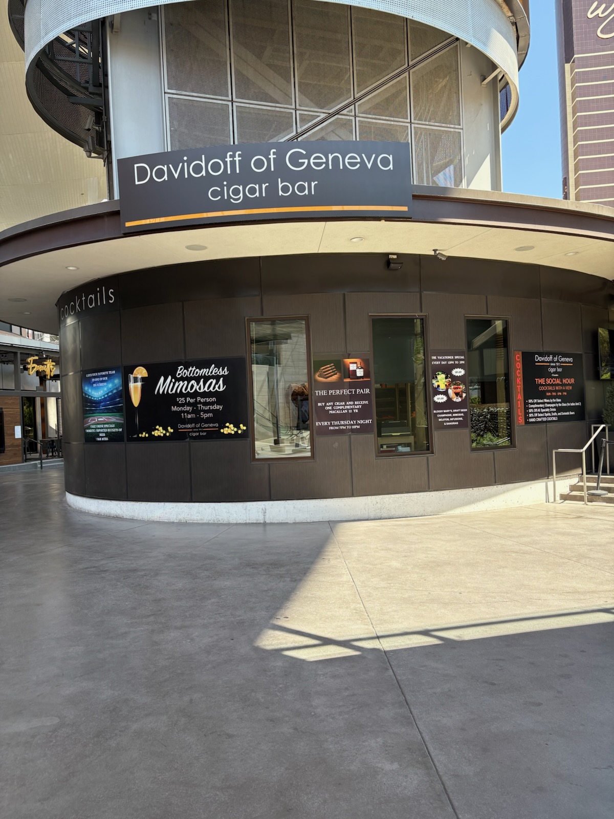 Davidoff of Geneva Cigar Bar - Fashion Show Plaza (HQ) photo 8