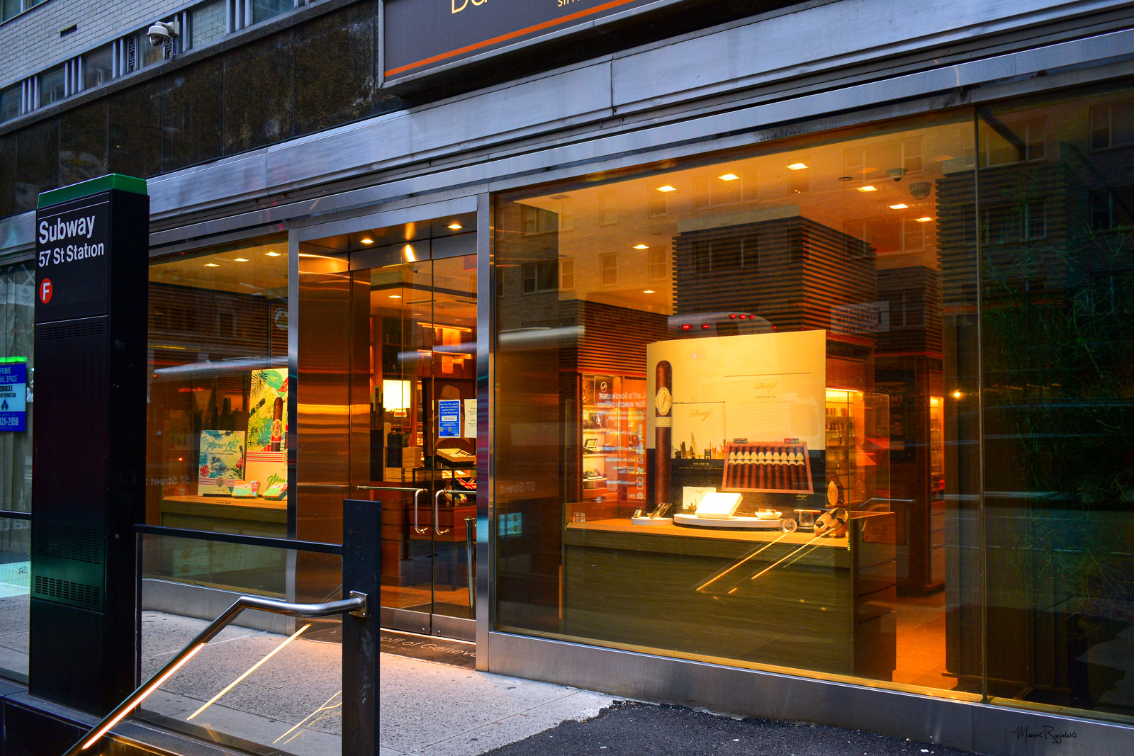 Davidoff of Geneva Since 1911 - New York, NY (6th Ave)