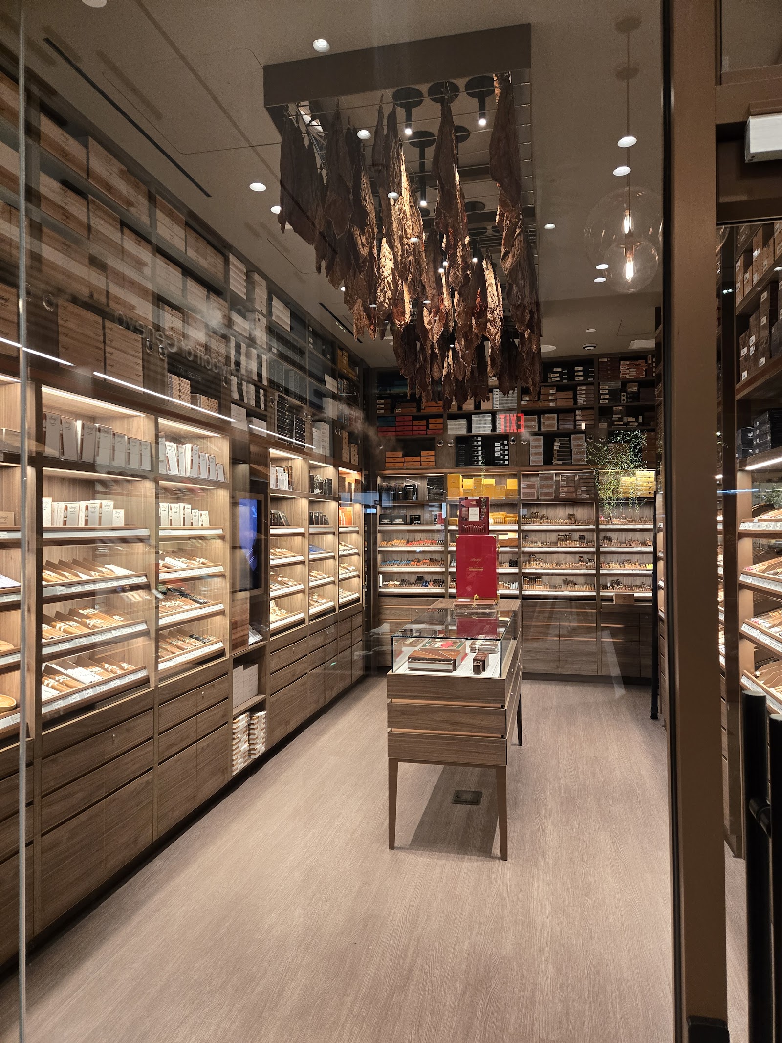 Davidoff of Geneva Since 1911 - New York, NY (6th Ave) photo 9
