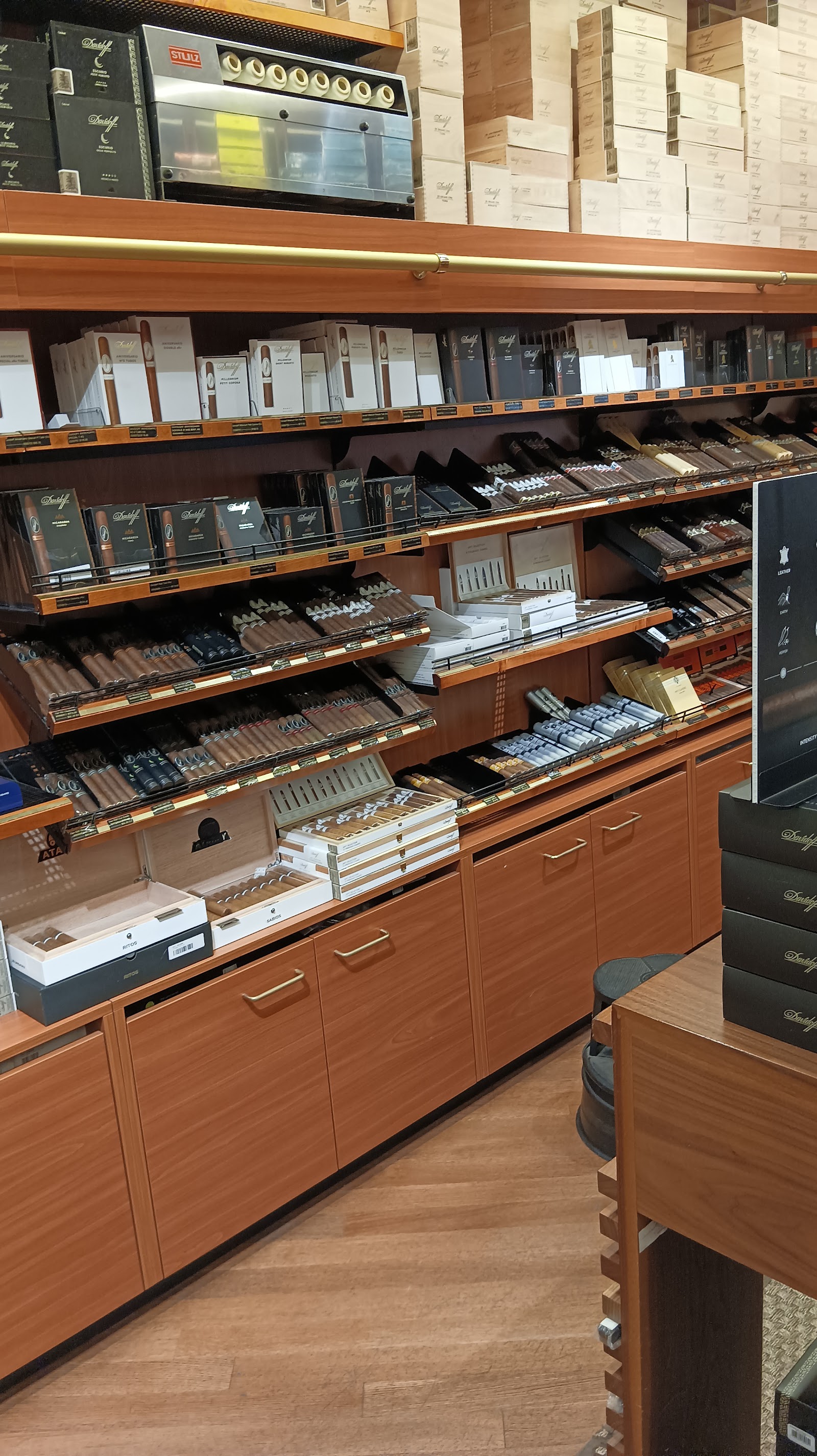 Davidoff of Geneva Since 1911 - New York, NY (Madison Ave) photo 4