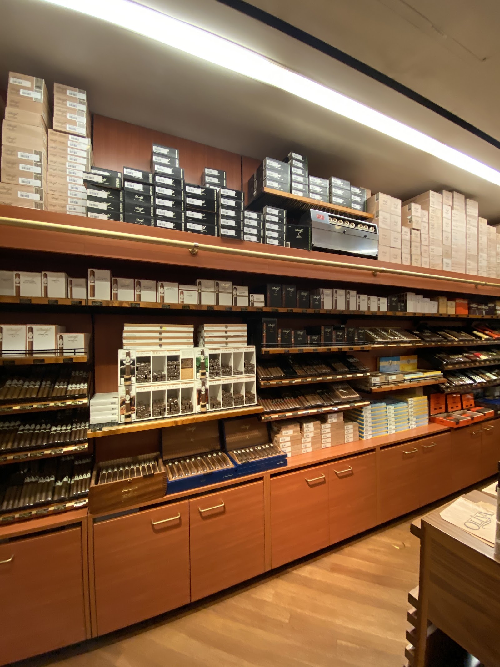 Davidoff of Geneva Since 1911 - New York, NY (Madison Ave) photo 10
