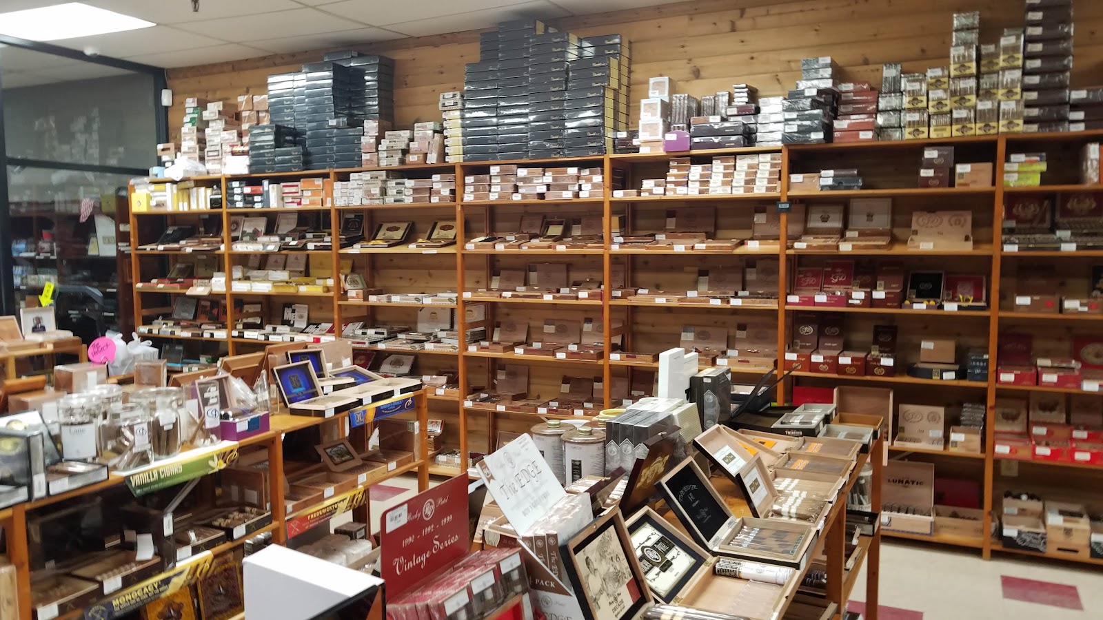 Davidus Cigars, Ltd. - Olney, MD photo 3