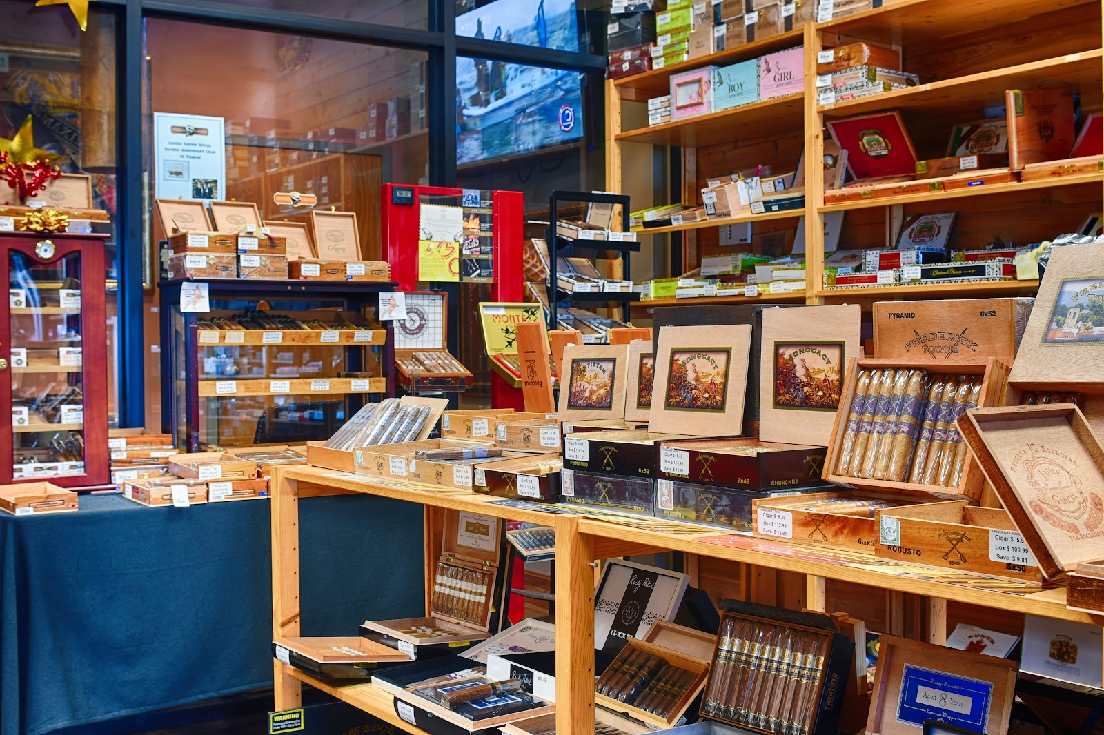 Davidus Cigars, Ltd. - Urbana, MD photo 2