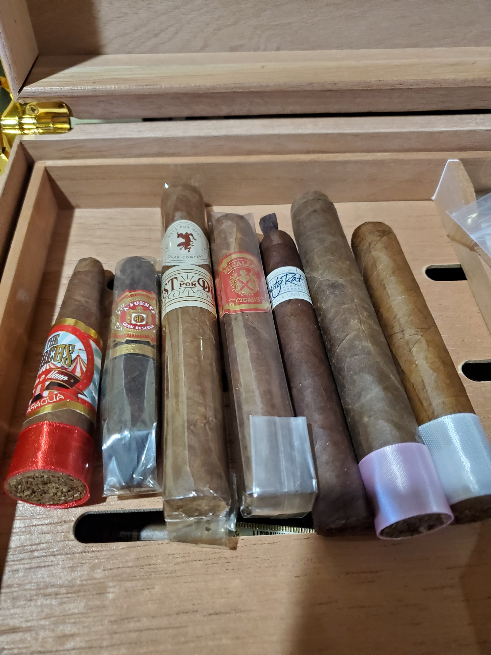 Destination Cigars (HQ)
