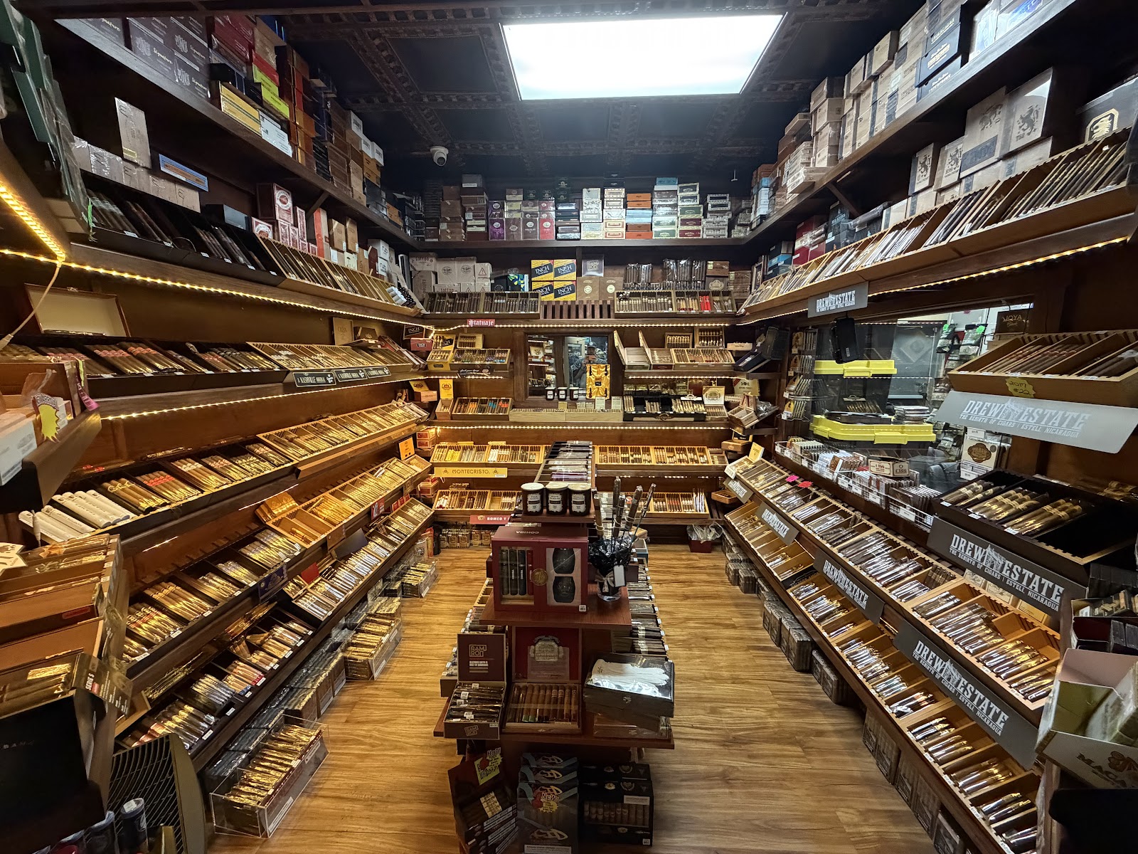 Discount Smokes photo 7