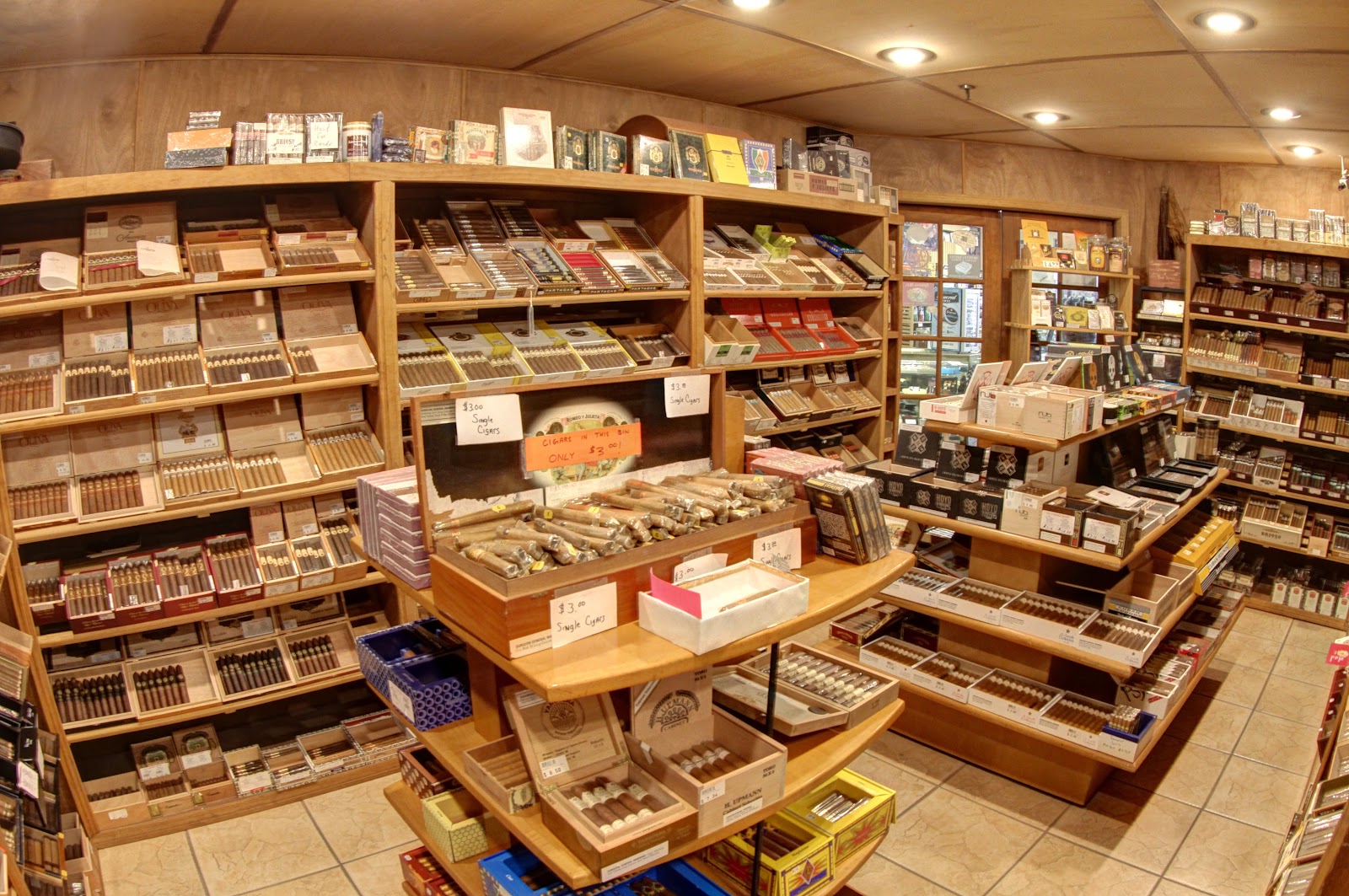 DJ's Smoke Shop - Mesa/Gilbert Rd photo 2