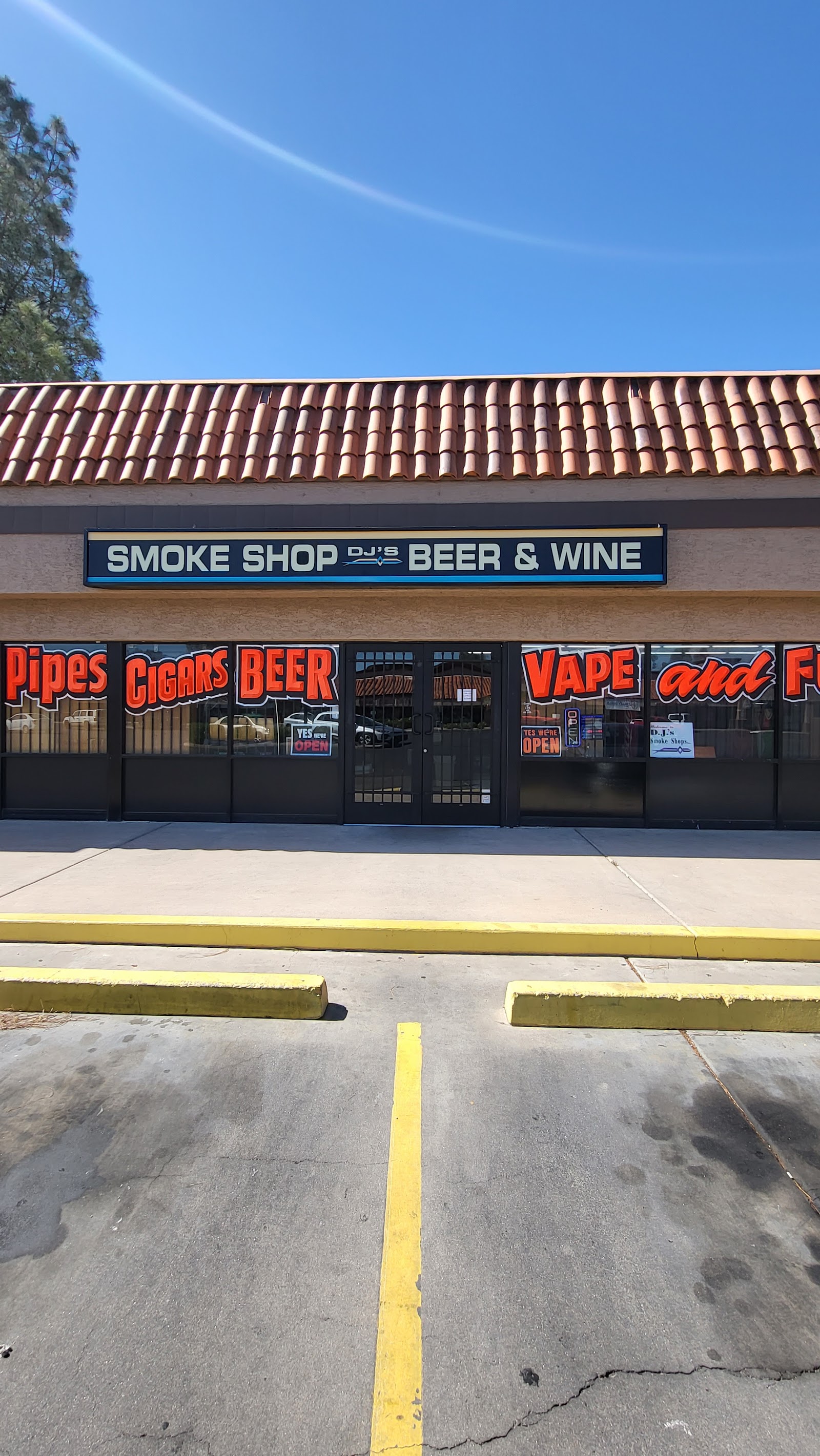 DJ's Smoke Shop - Mesa/Main St