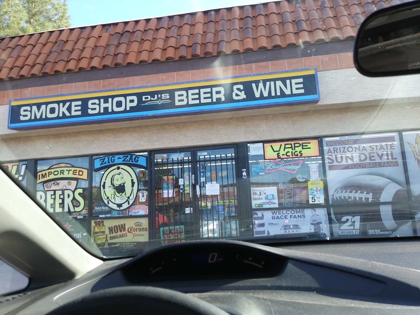 DJ's Smoke Shop - Mesa/Main St photo 3