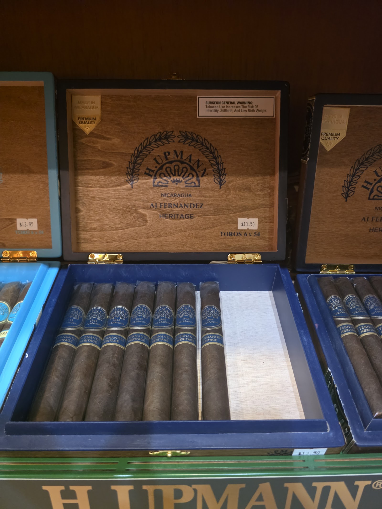 Don Juan Cigar Bar photo 10