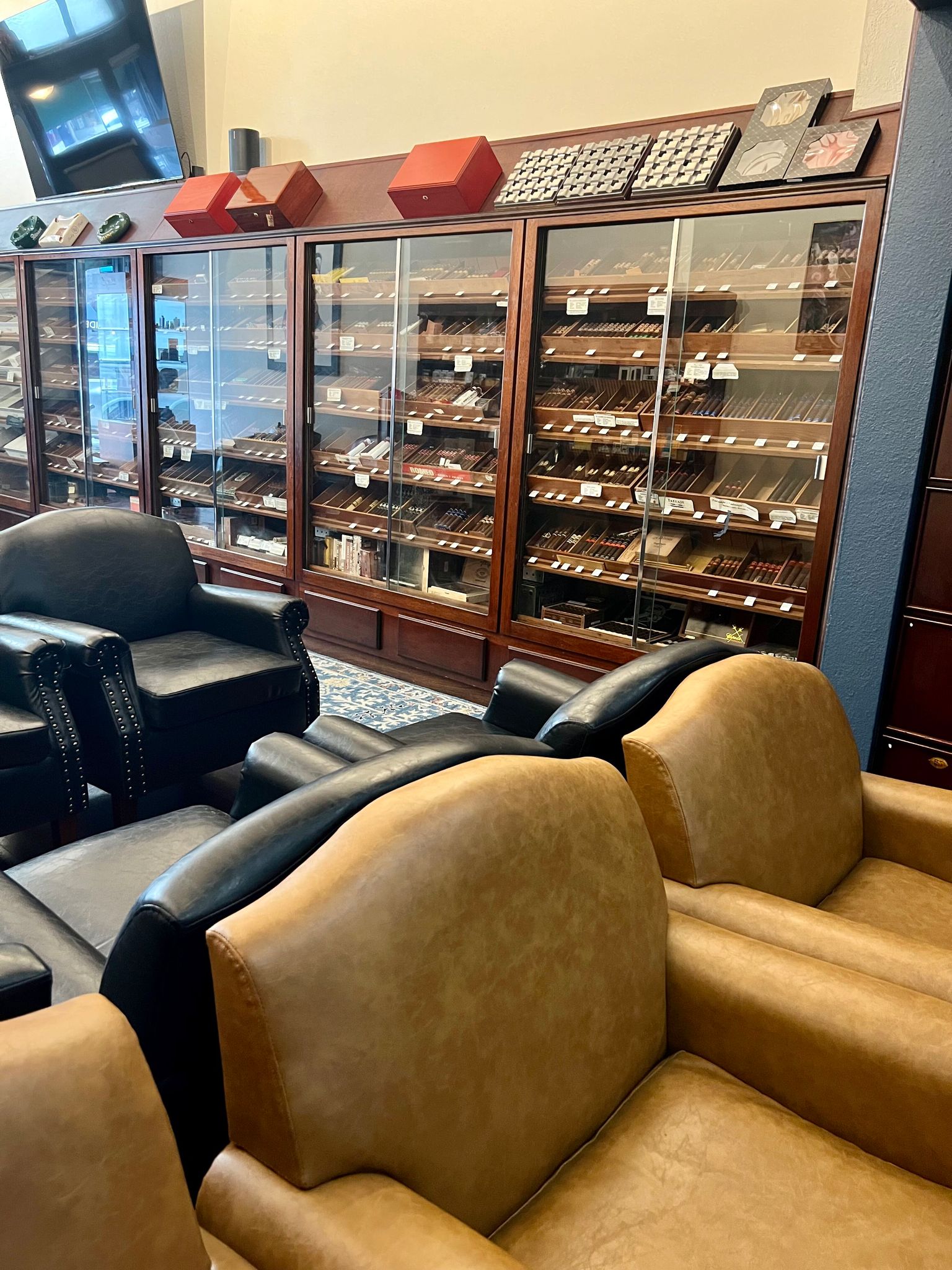 DONS Burlingame Tobacconist photo 8