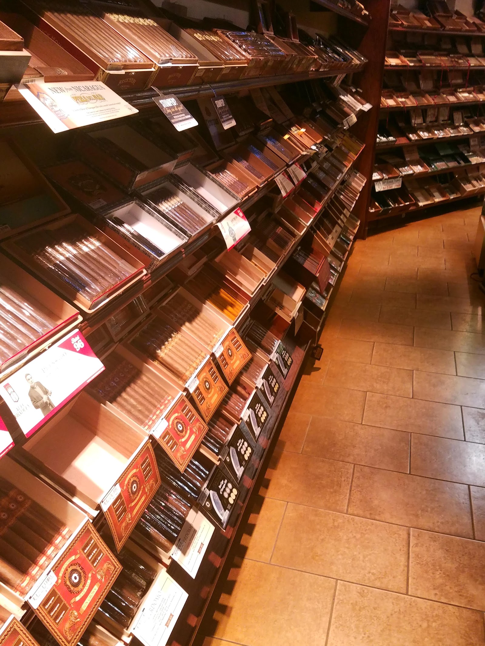 E & E Cigars photo 8
