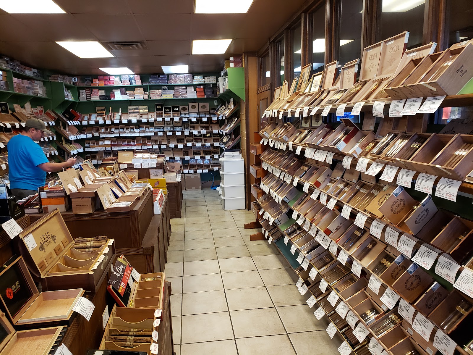 Edwards Pipe & Cigar Shop photo 5