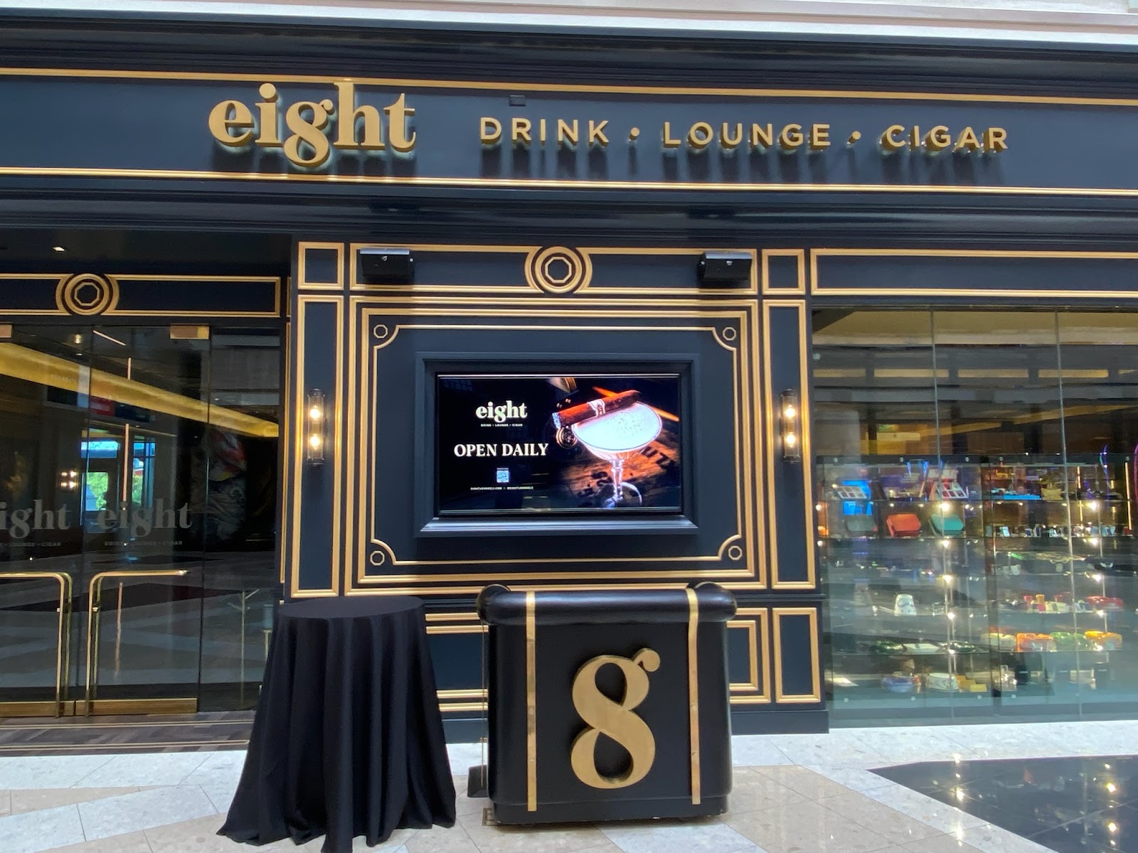 Eight Cigar Lounge photo 3