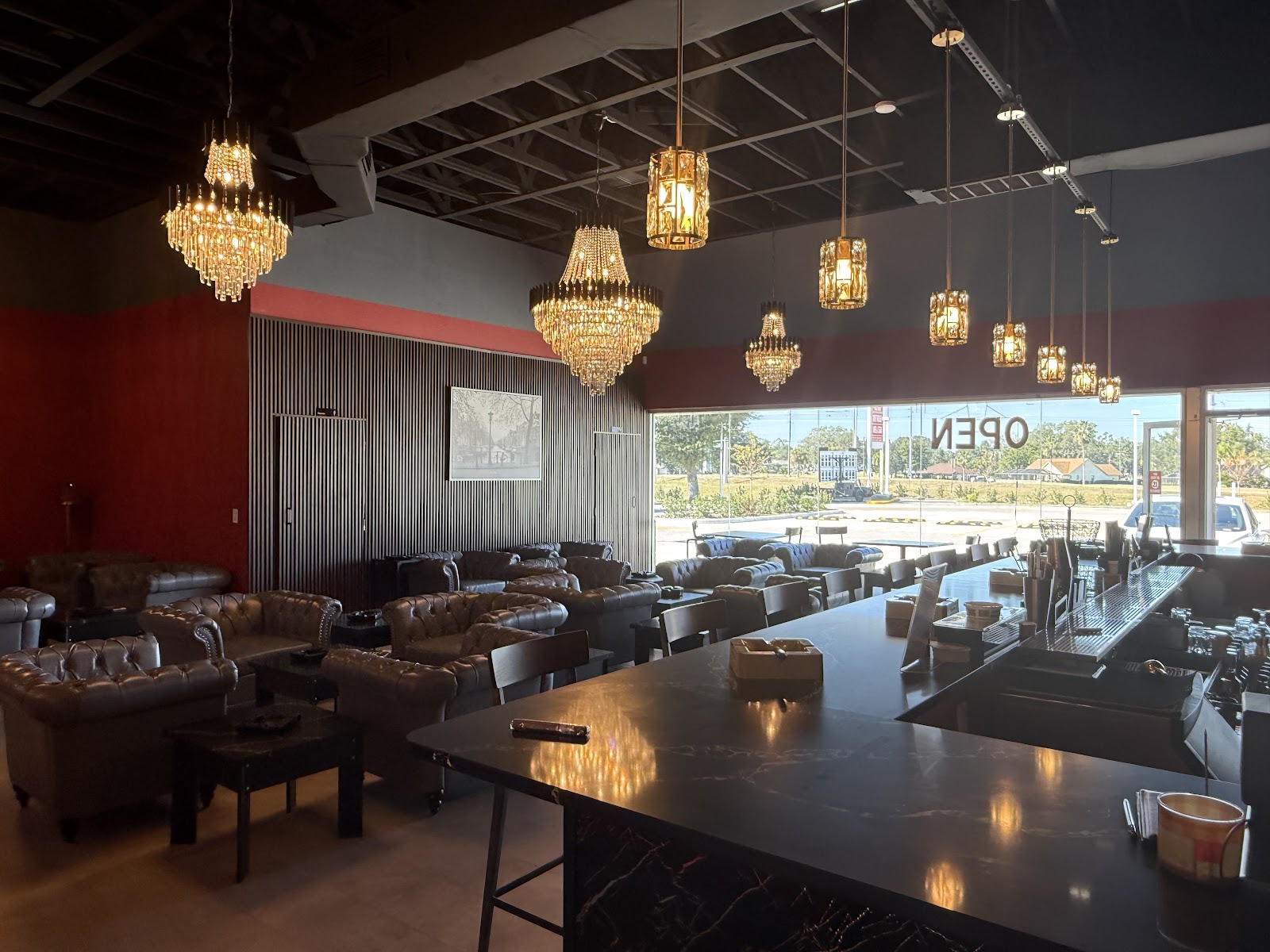 Eiland Cigar Lounge & Liquor Store
