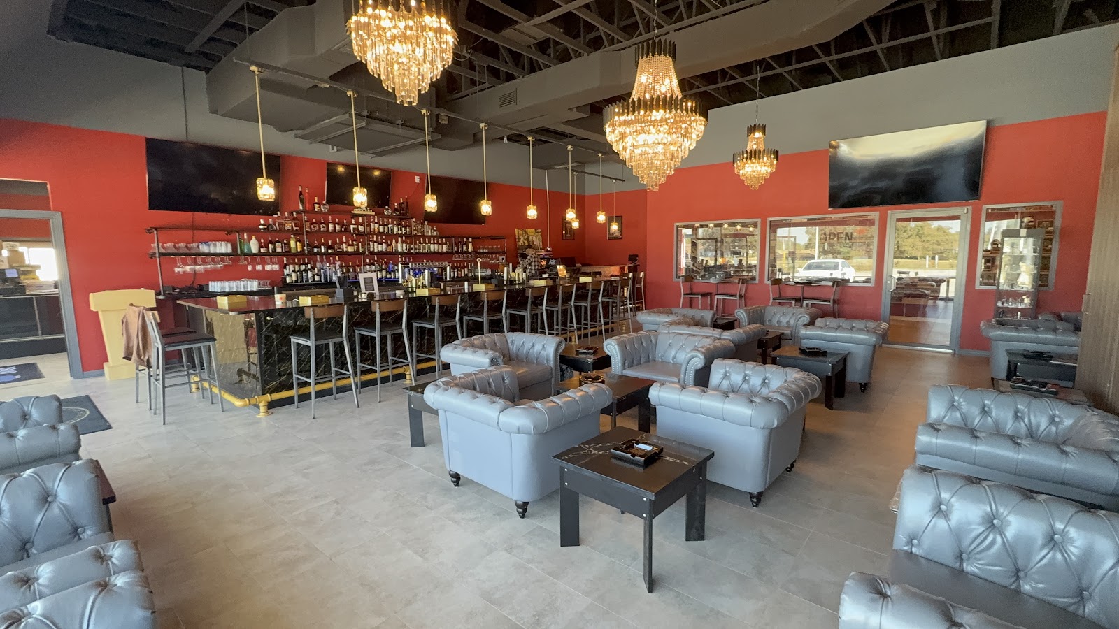 Eiland Cigar Lounge & Liquor Store photo 5