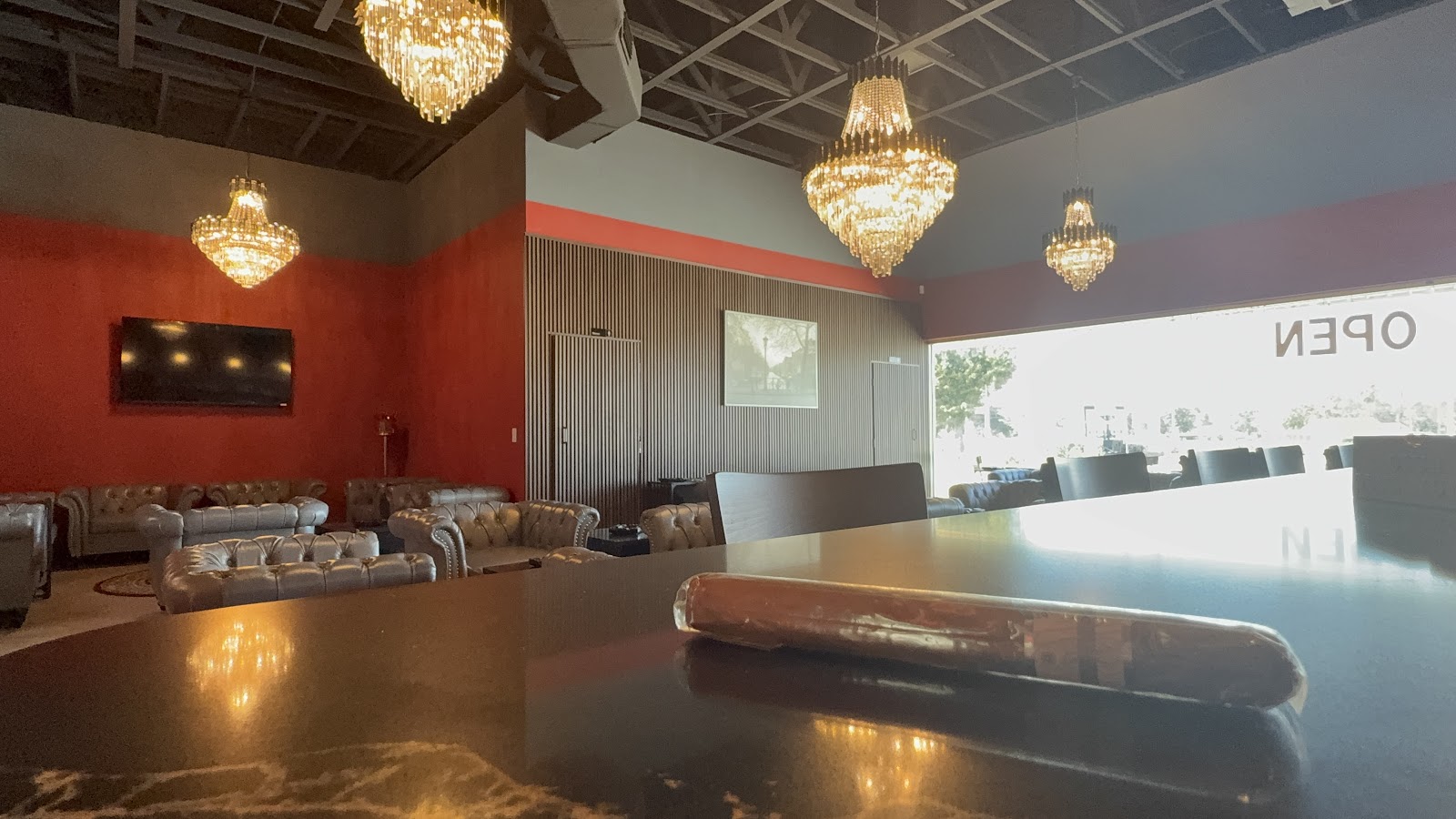 Eiland Cigar Lounge & Liquor Store photo 7