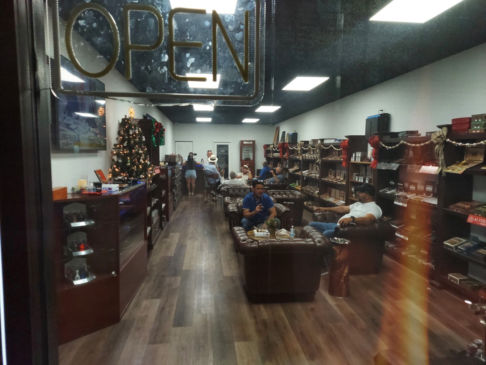 El Arte del Habano Cigars LLC photo 8