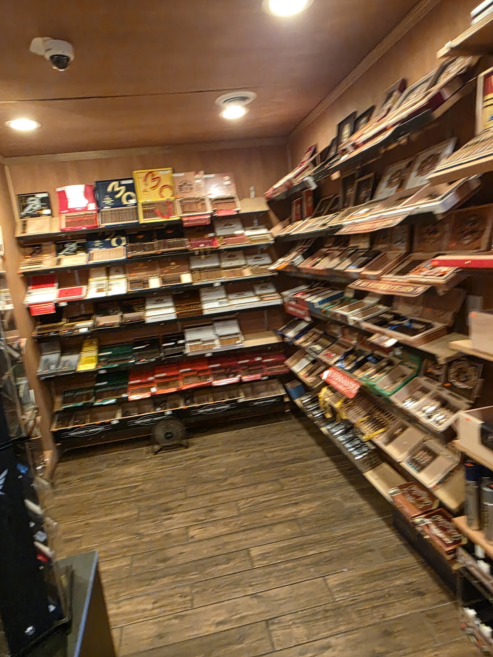 Elite Cigar and Smoke photo 7