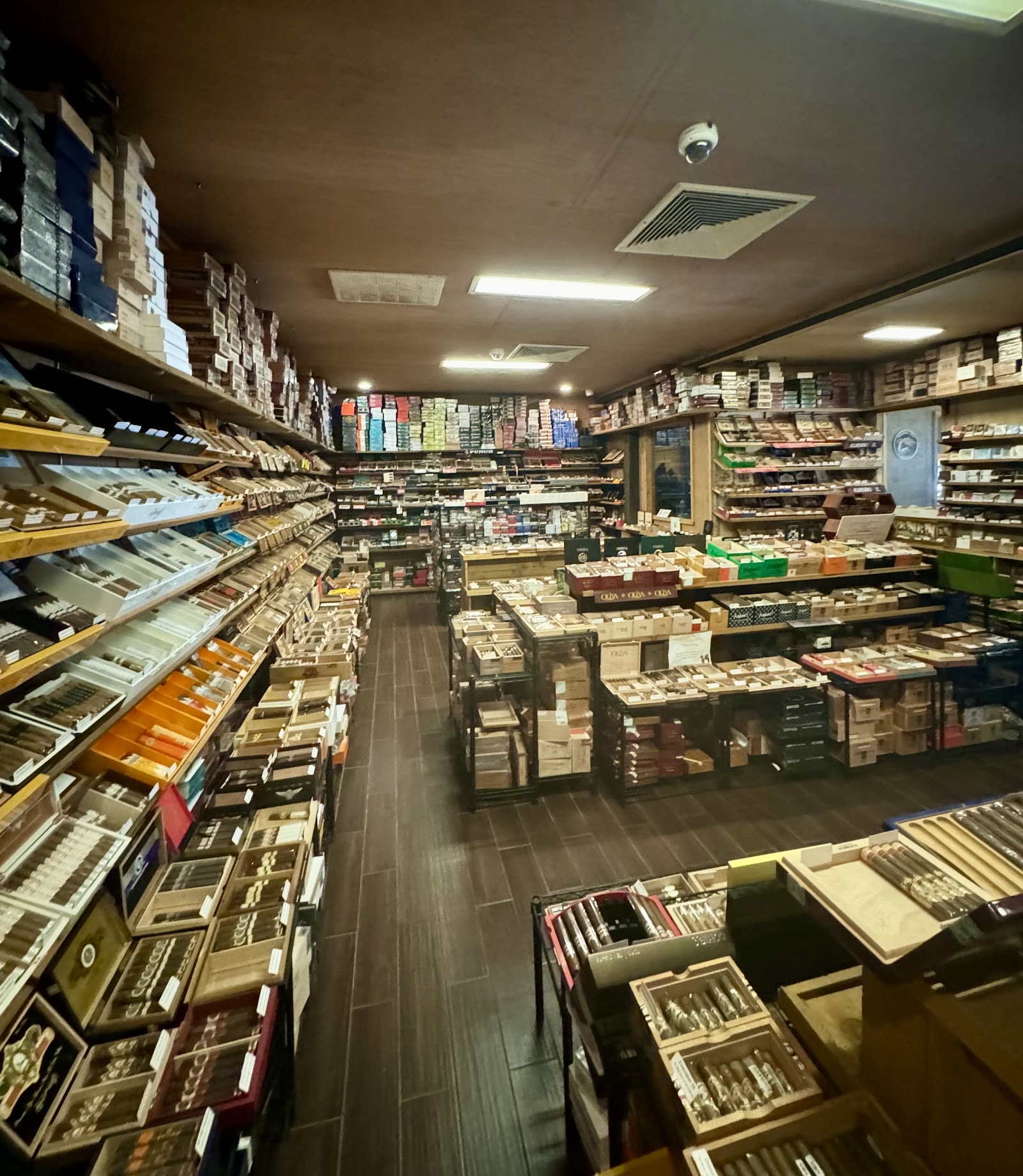 Elite Cigars & Accessories (HQ) photo 4
