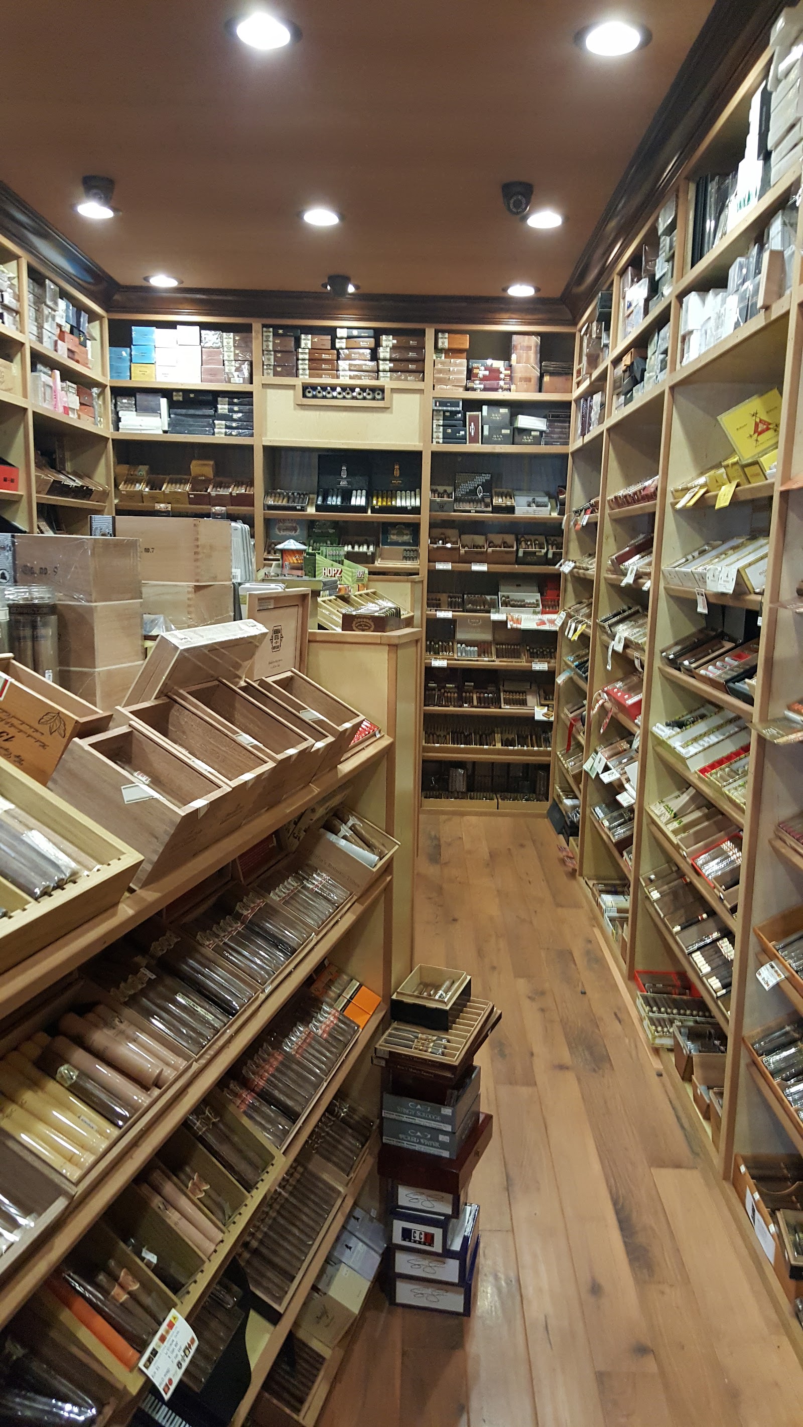 Embassy Cigars (HQ) photo 8