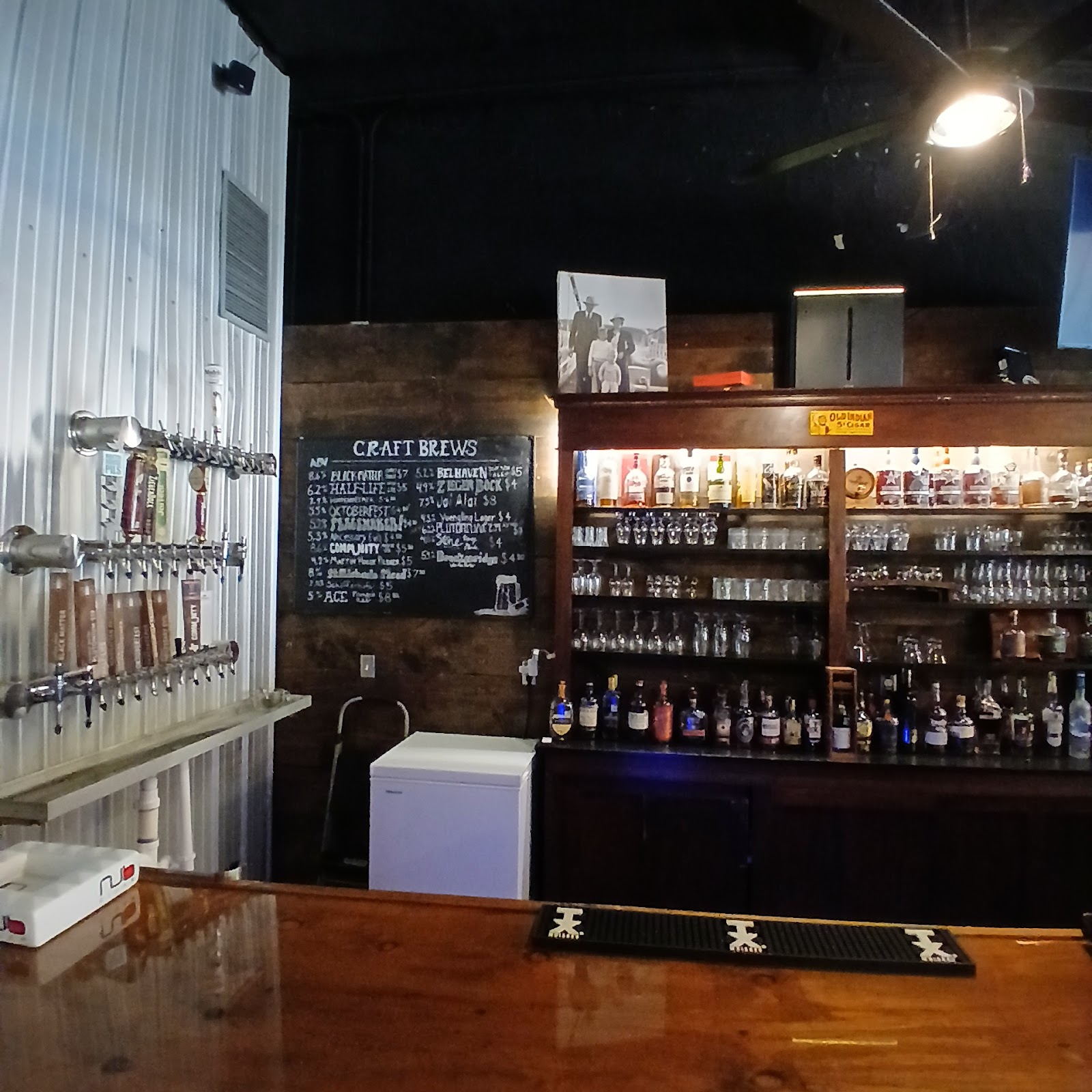 Ember Cigar Co photo 4