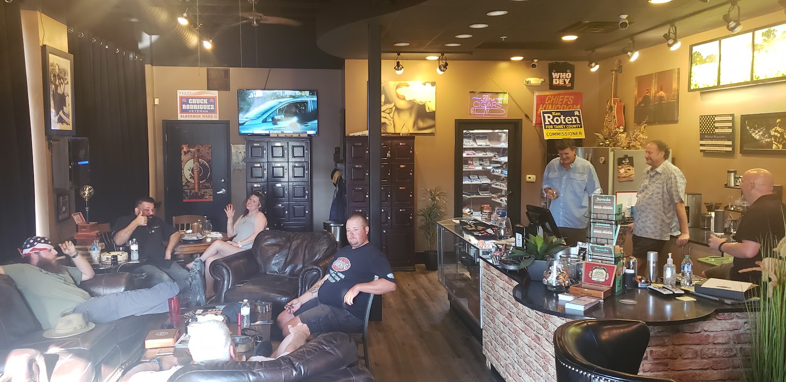 Embers Cigar Lounge photo 3