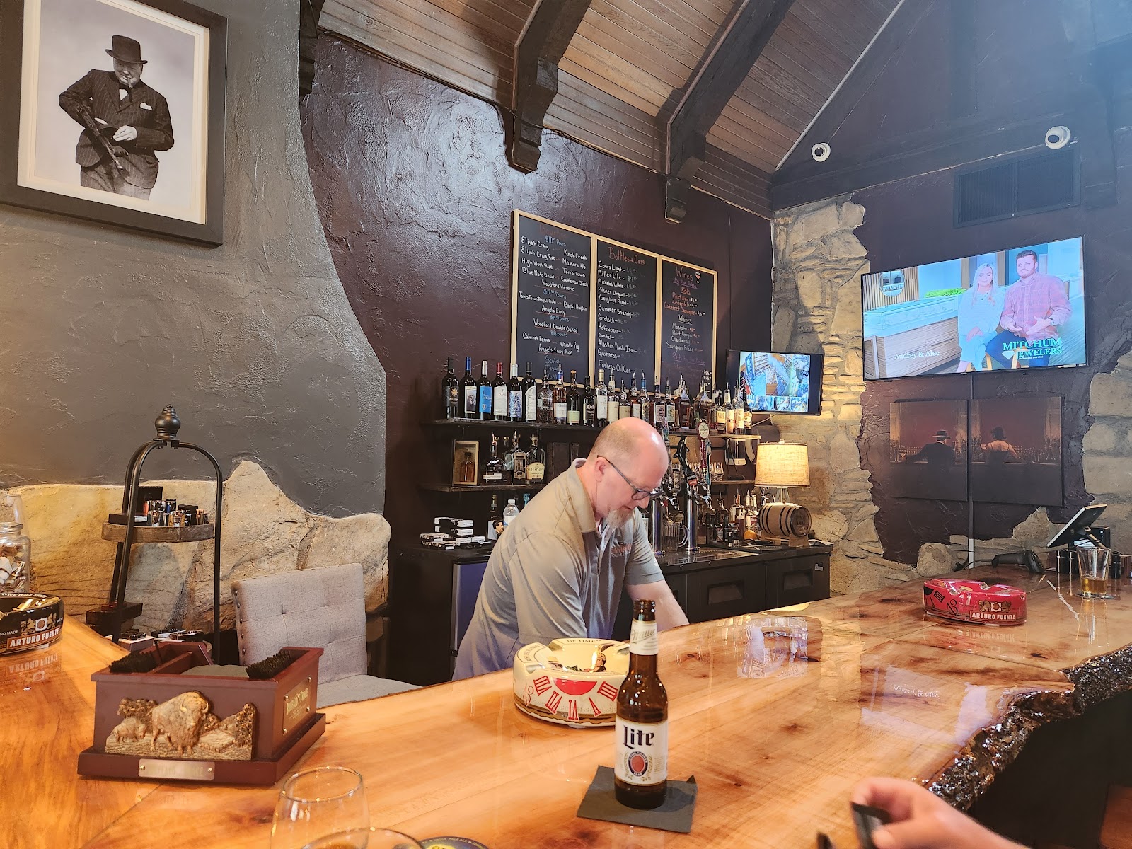 Embers Cigar Lounge photo 5