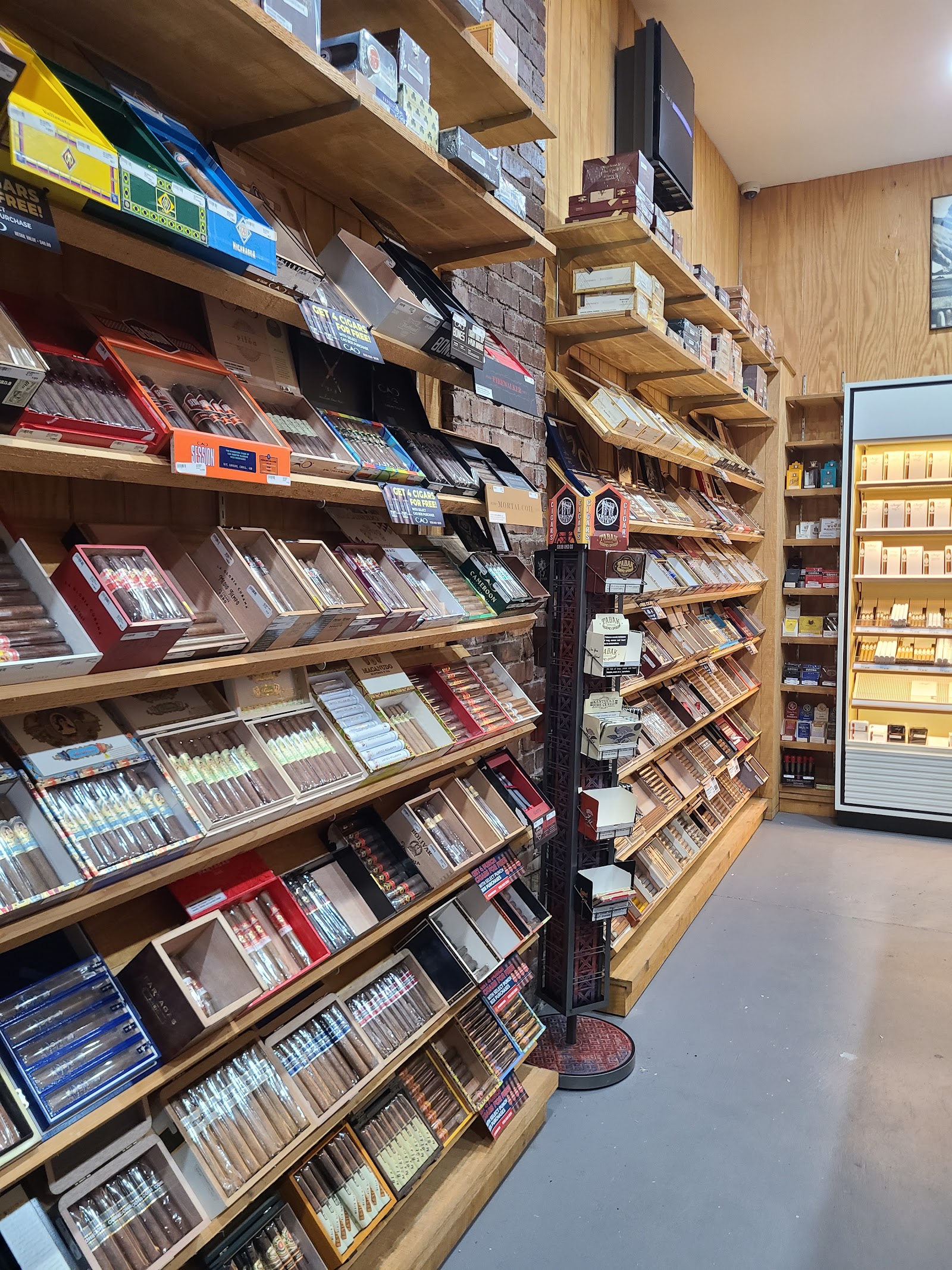 Emerson's Cigars - Norfolk, VA photo 3
