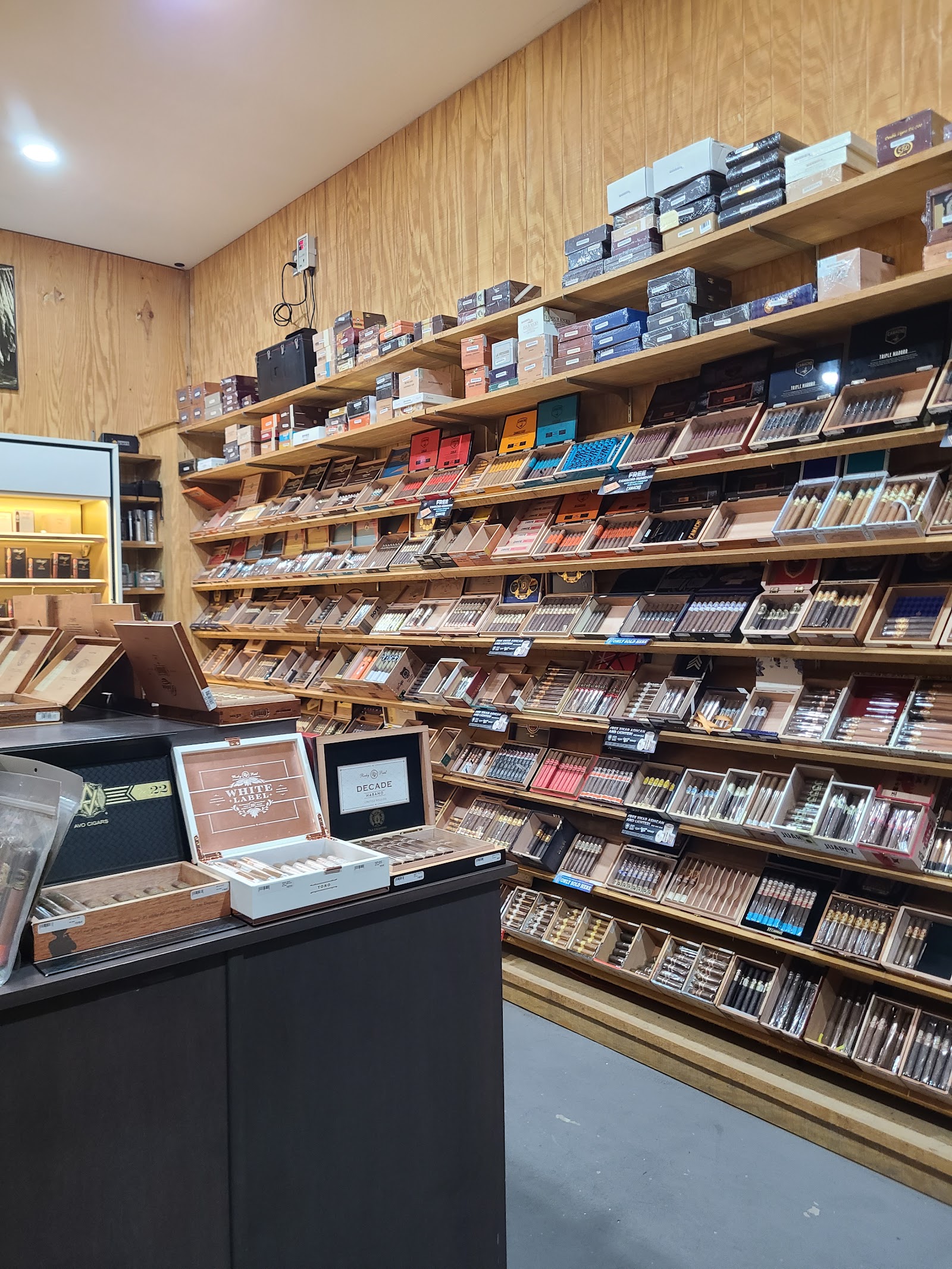 Emerson's Cigars - Norfolk, VA photo 7