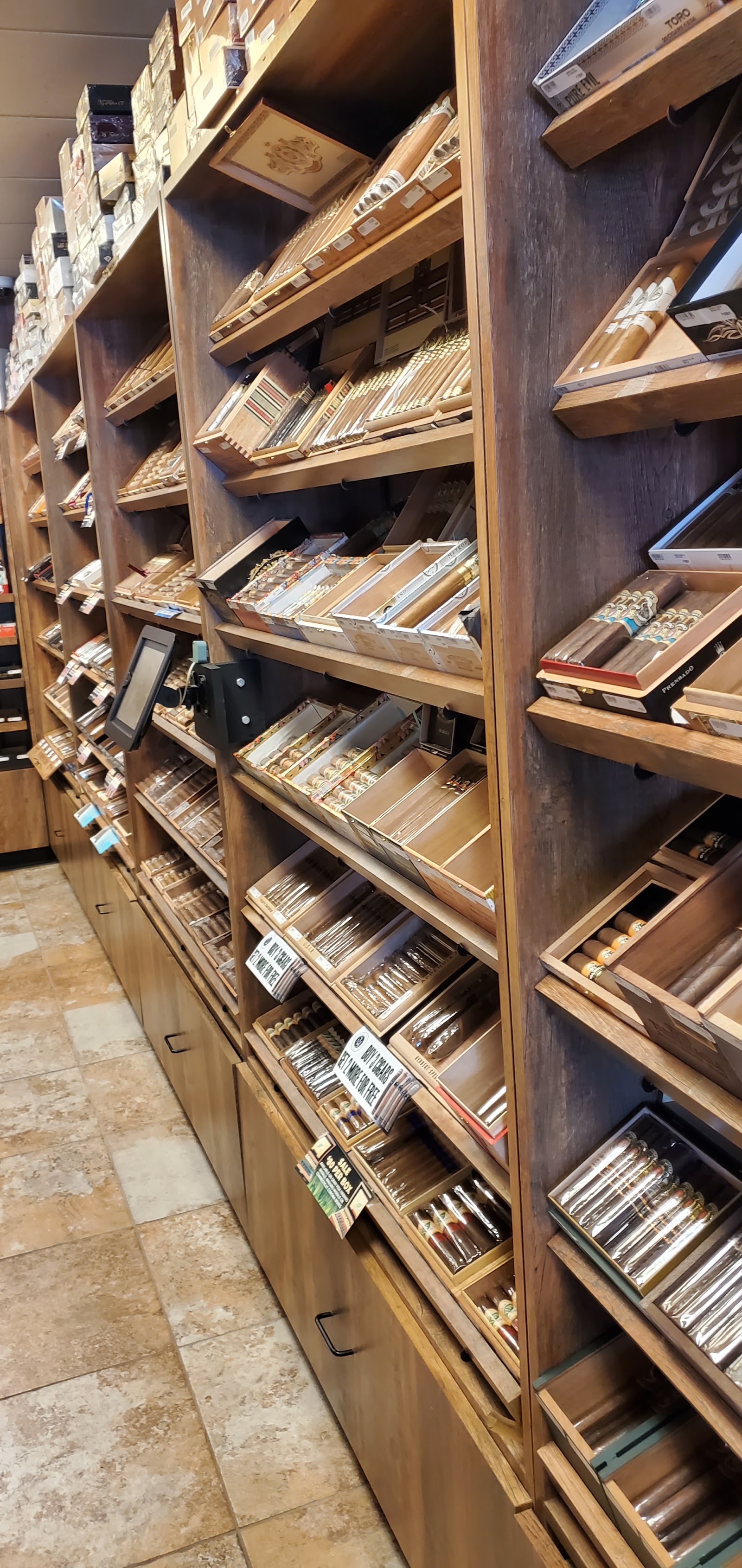 Emerson's Cigars - Virginia Beach/Hilltop photo 5