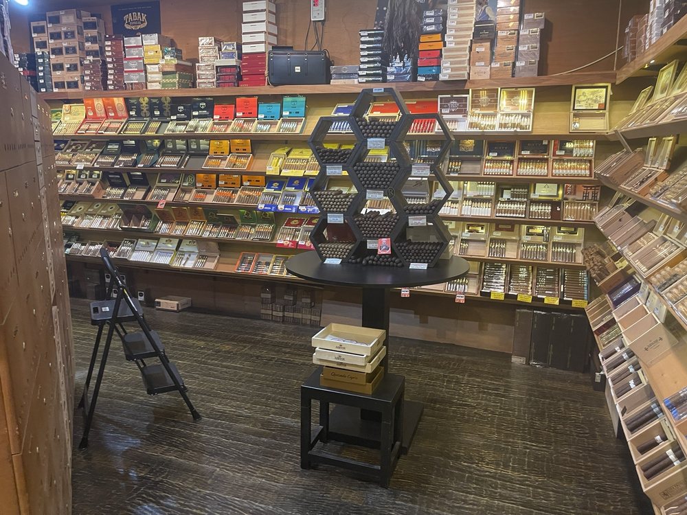 En Fuego Tobacco Shop (HQ) photo 8