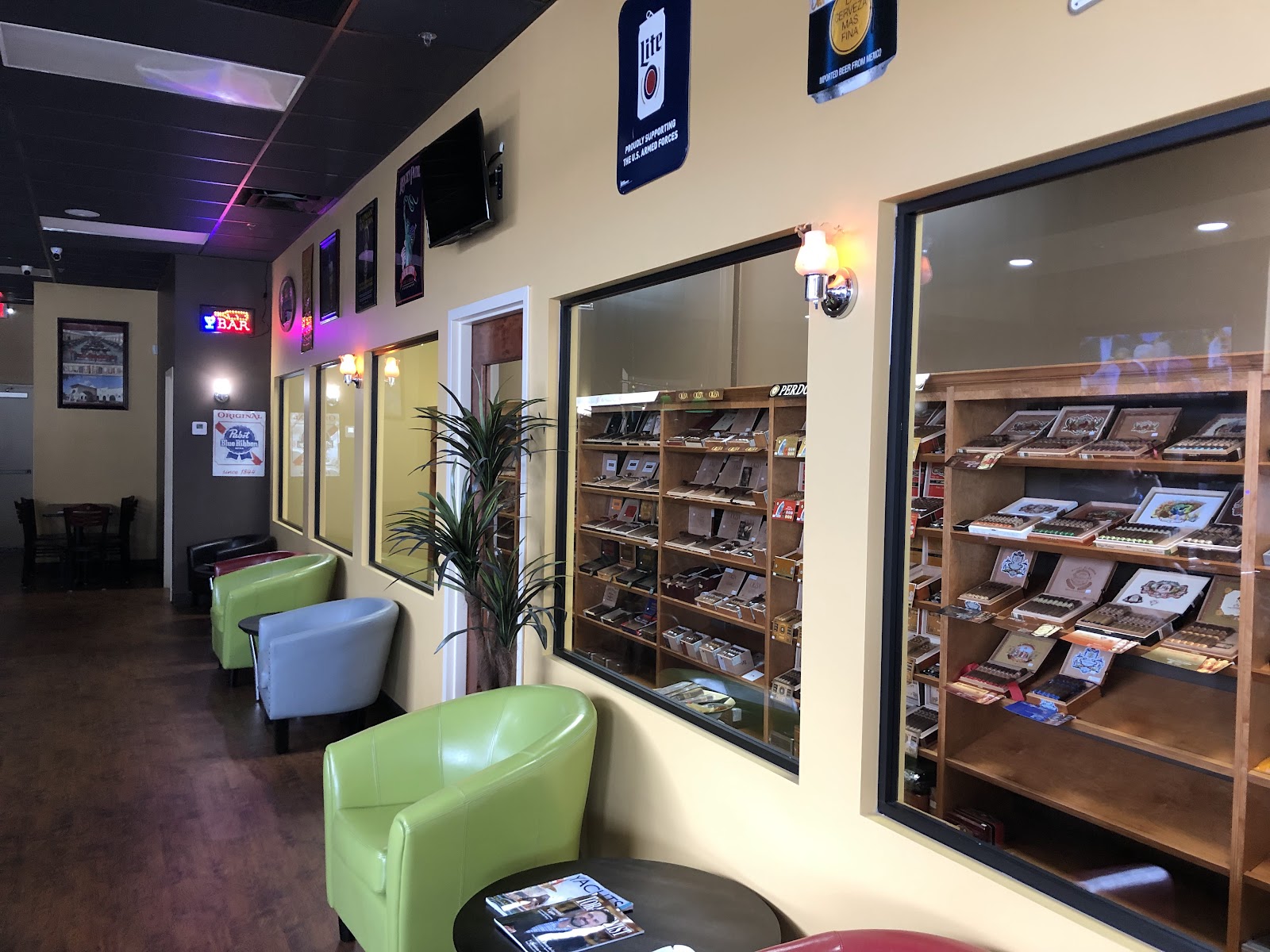 Escape Cigar Lounge, LLC photo 2